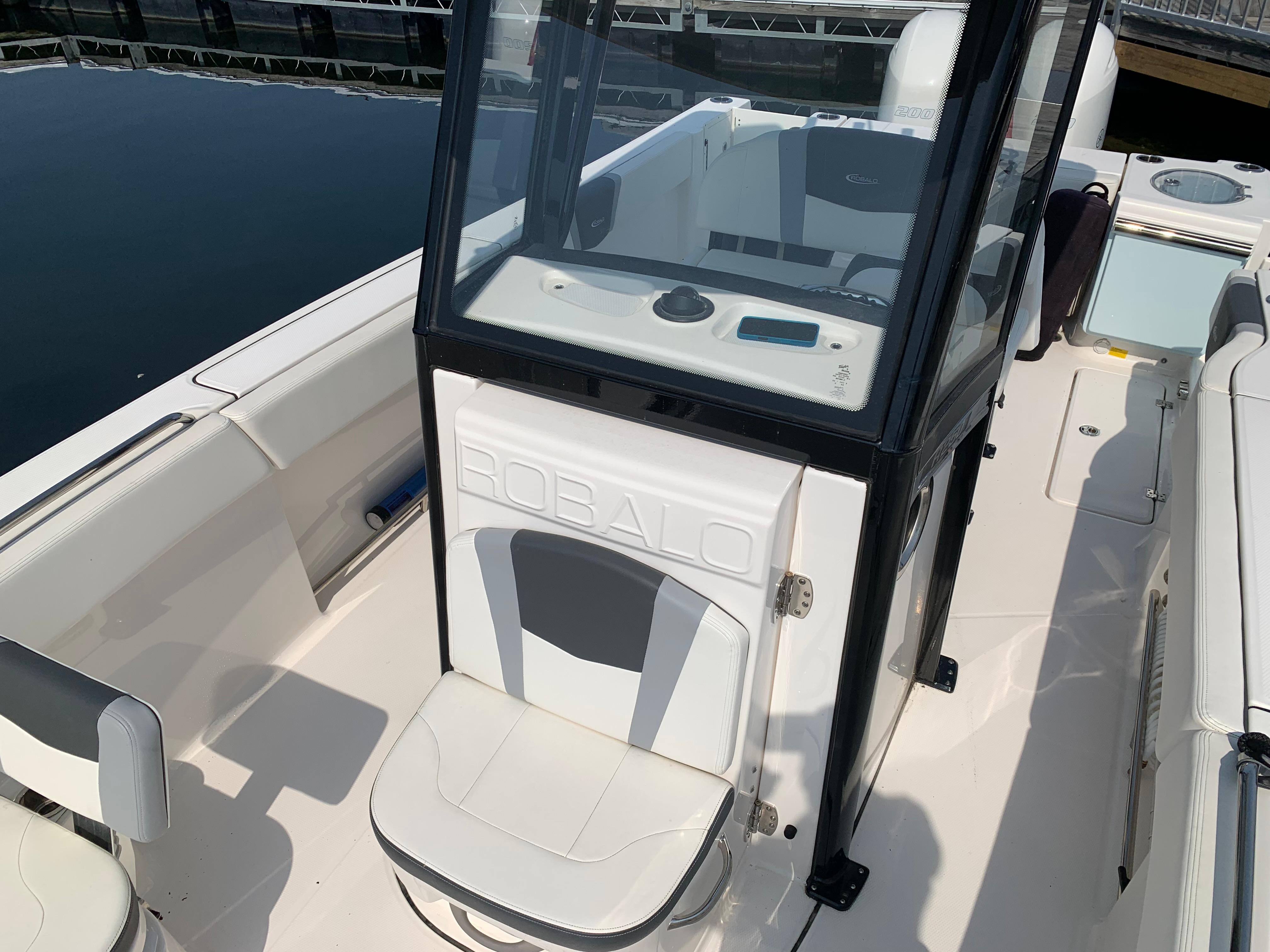 2023-robalo-r250-center-console-power-9846616-20250729063540192-1