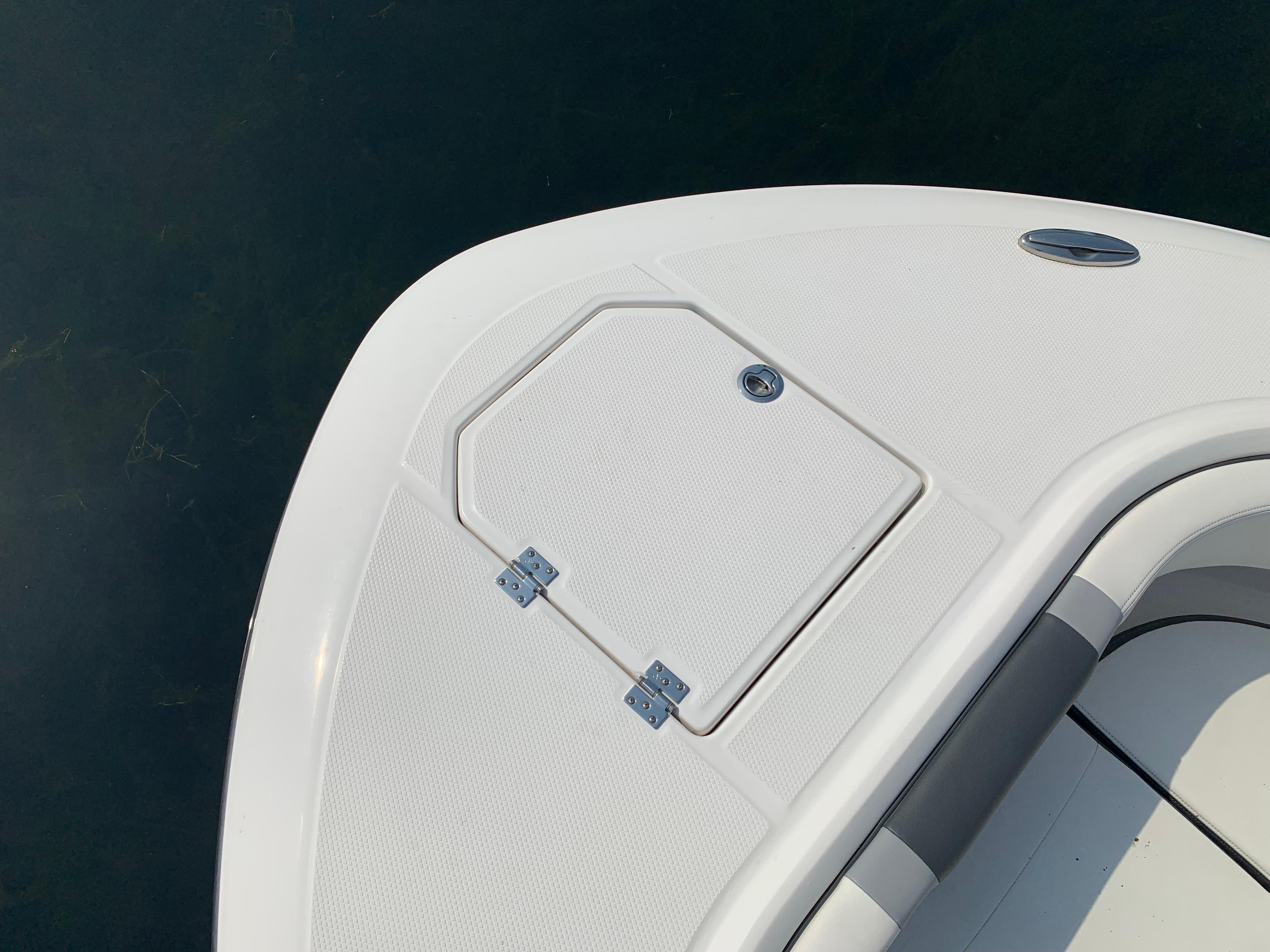 2023-robalo-r250-center-console-power-9846616-20250729063543348-1