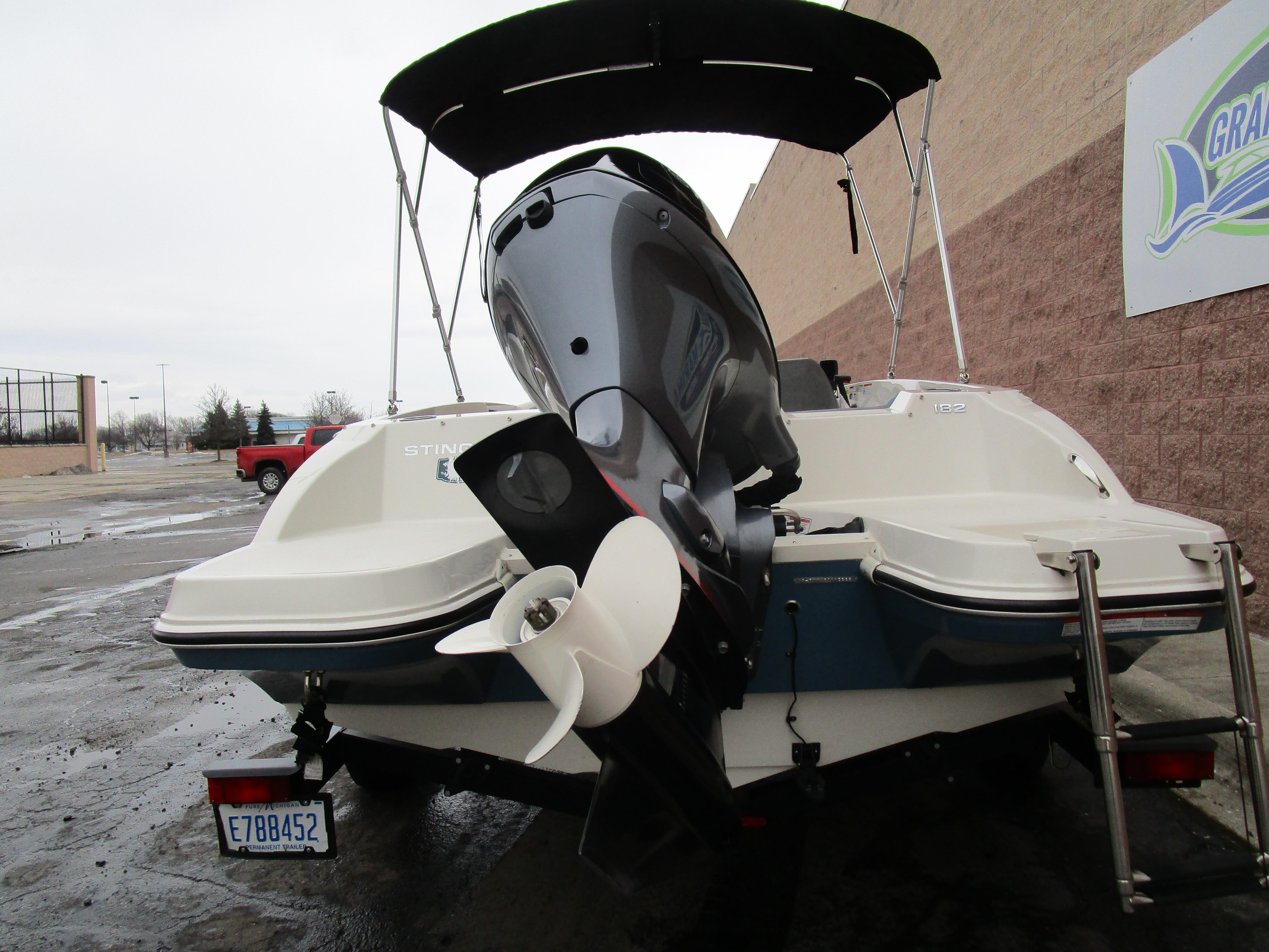 2022 Stingray 182 Gallery