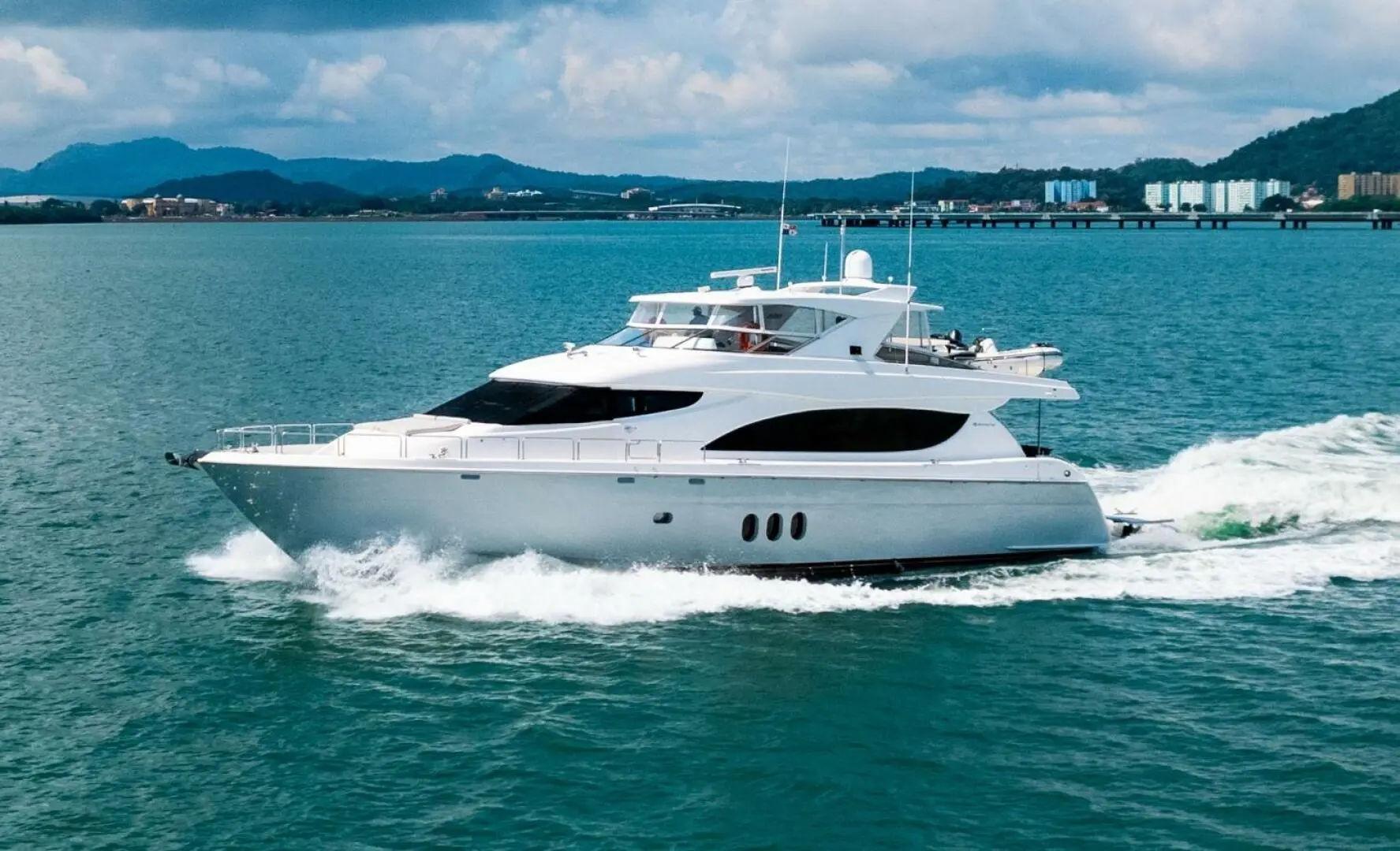  Hatteras 80 Motor Yacht 2011 for sale in Panama 