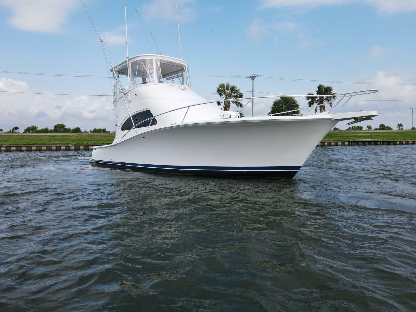 2005-luhrs-41-convertible-power-9796625-20250516102753307-1_XLARGE
