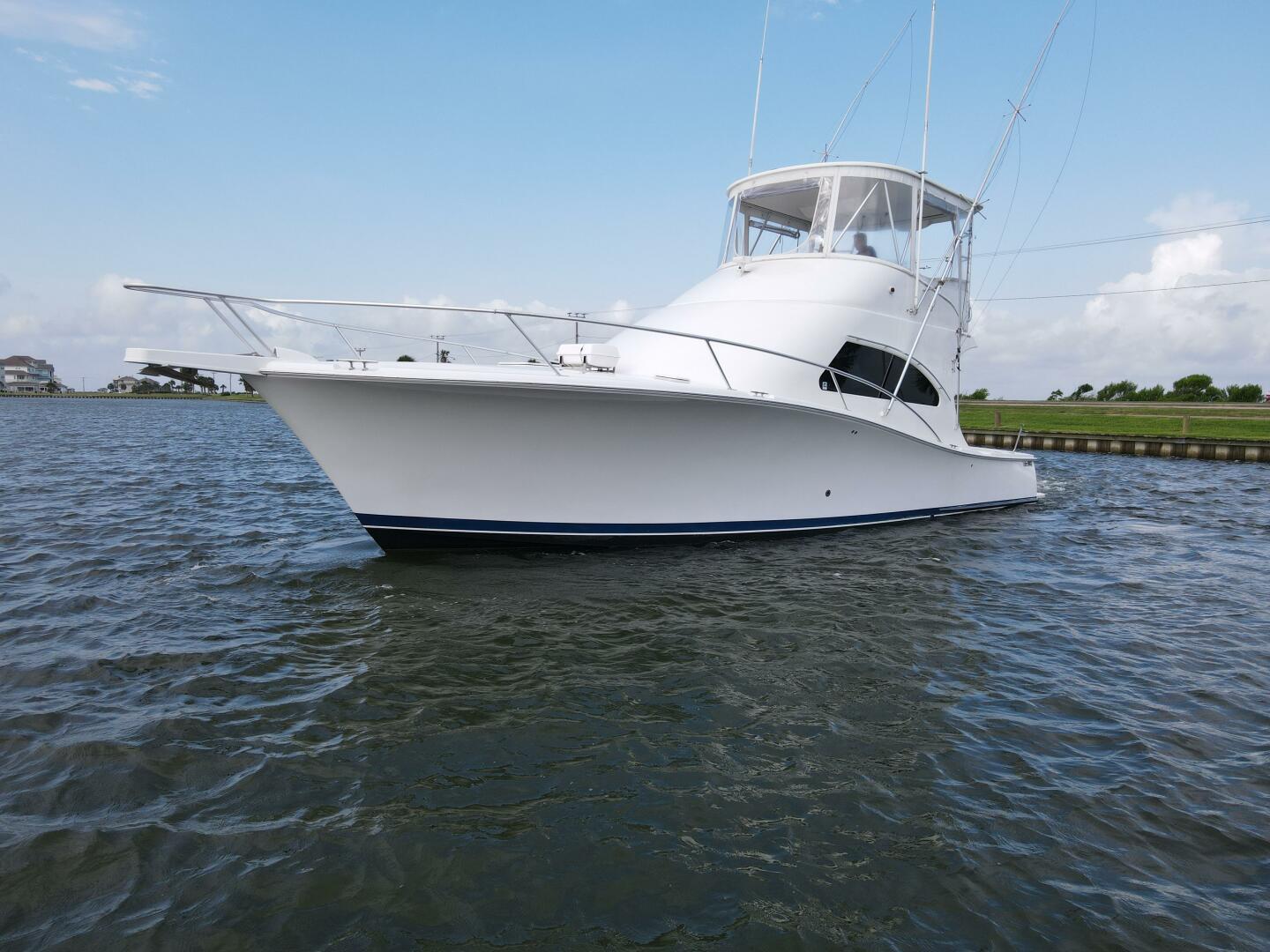 2005-luhrs-41-convertible-power-9796625-20250516102754291-1_XLARGE