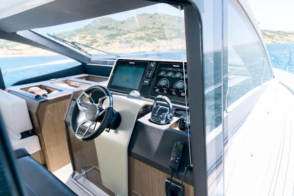 2022 Sealine C530
