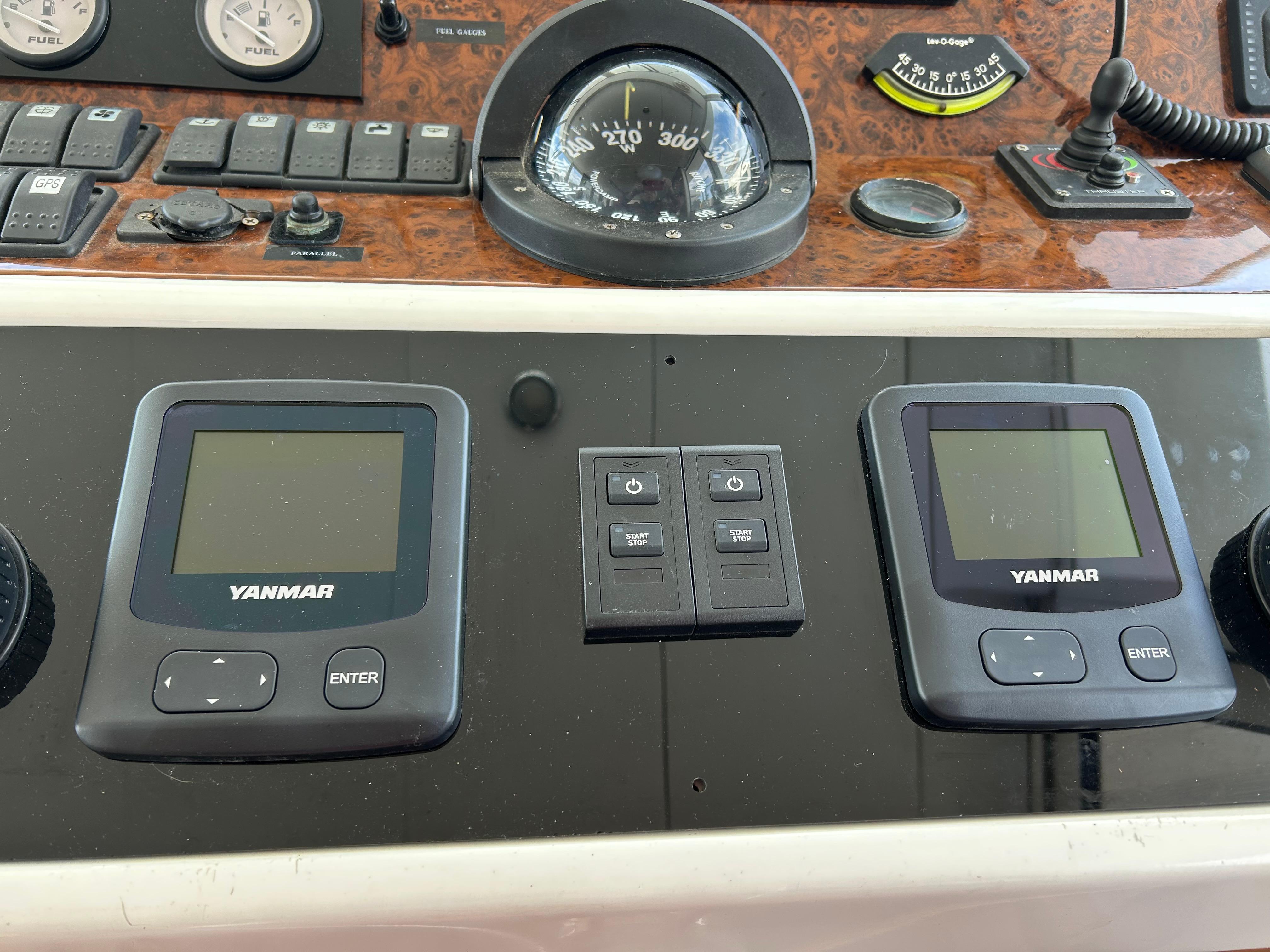 Yacht Photos Pics