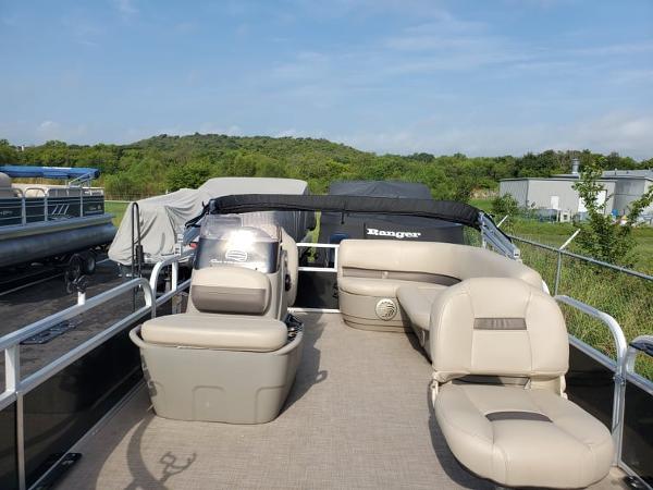 2021 Sun Tracker boat for sale, model of the boat is BASS BUGGY 16 XL SELECT & Image # 5 of 8