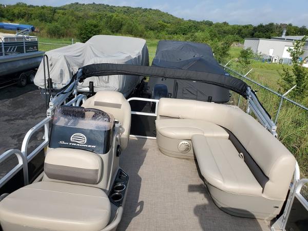 2021 Sun Tracker boat for sale, model of the boat is BASS BUGGY 16 XL SELECT & Image # 8 of 8