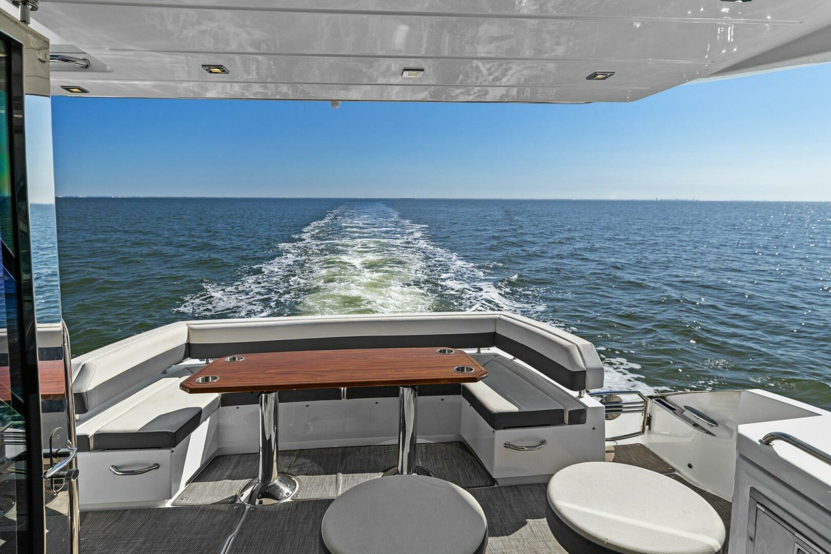 2019-cruisers-yachts-cantius-60-fly-power-9686642-976517353-0-090420250820-39