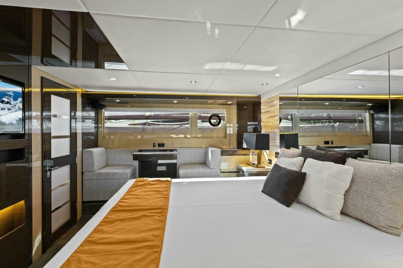 2019-cruisers-yachts-cantius-60-fly-power-9686642-976517357-0-090420250822-58