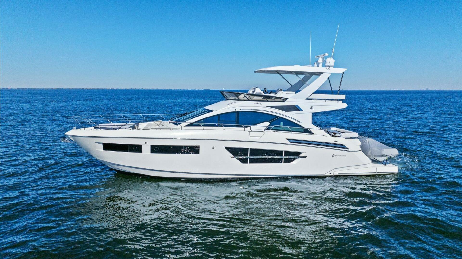 2019-cruisers-yachts-cantius-60-fly-power-9686642-976517367-0-090420250819-2