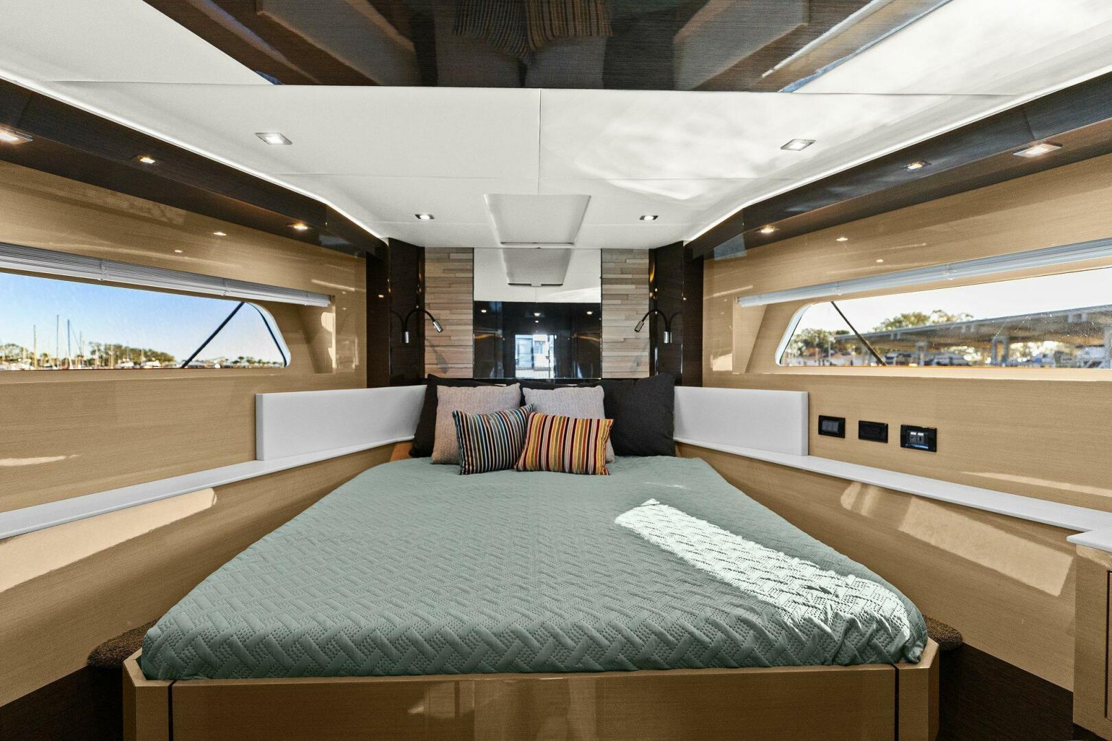 2019-cruisers-yachts-cantius-60-fly-power-9686642-976517400-0-090420250823-74