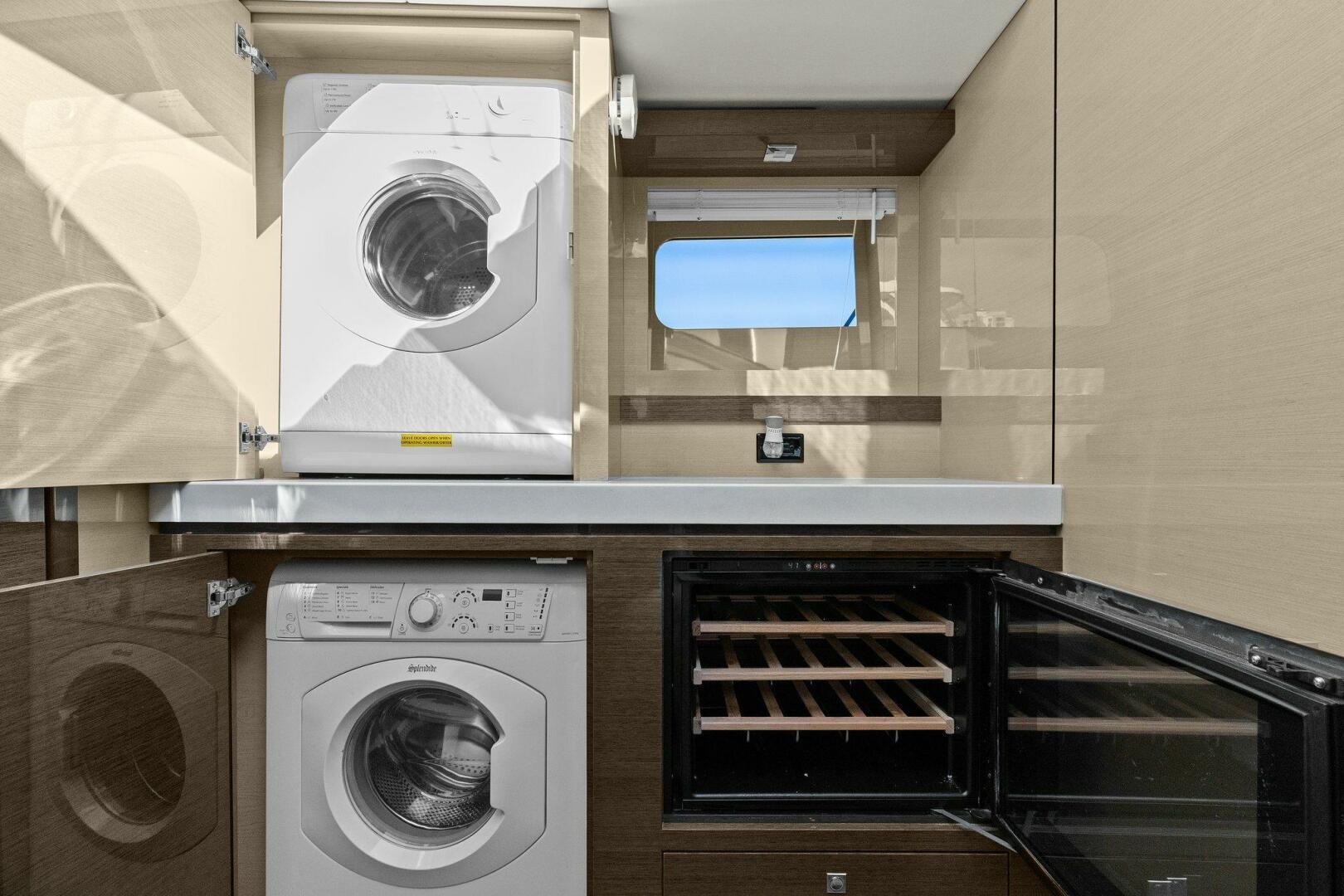 2019-cruisers-yachts-cantius-60-fly-power-9686642-976517405-0-090420250822-70