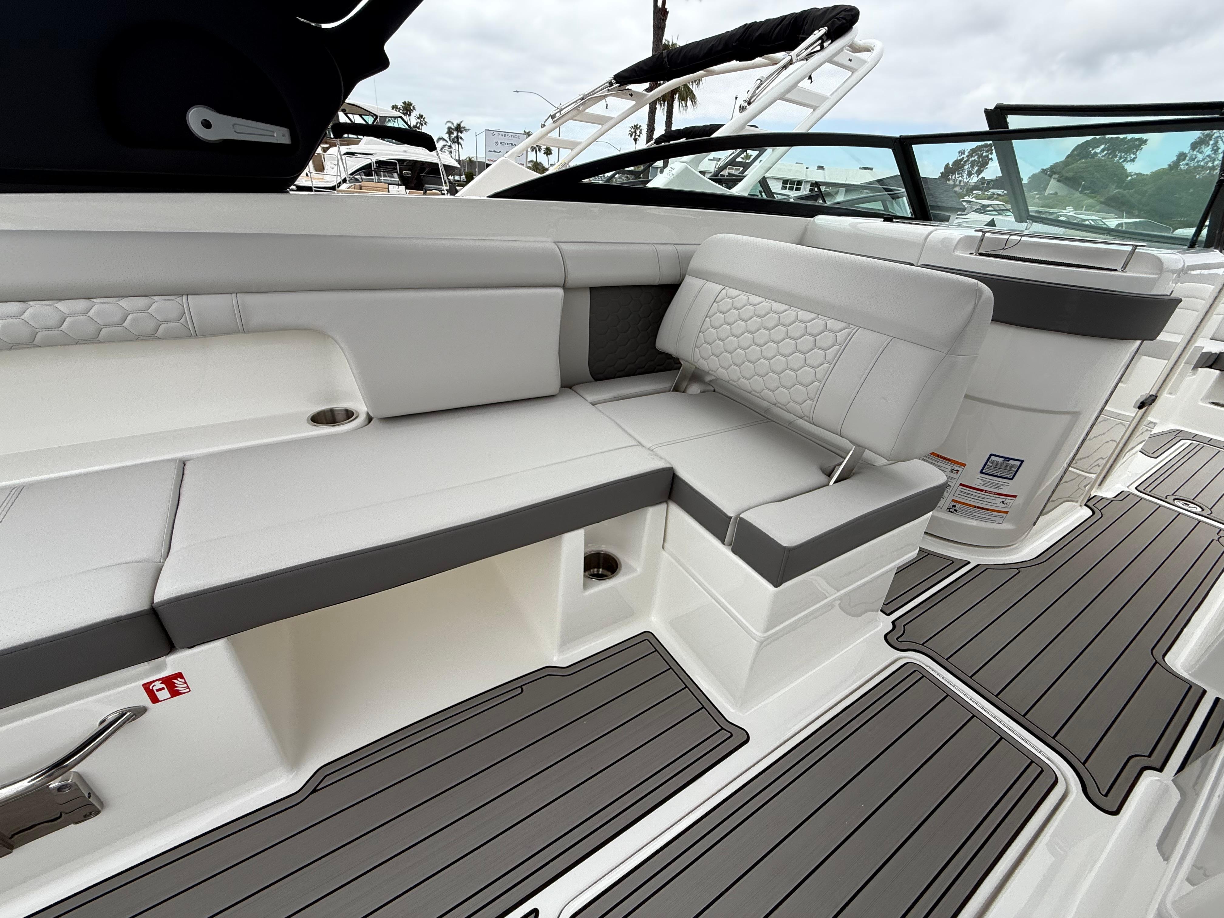 2025 Sea Ray 290 Sundeck Outboard #S1801B inventory image at Sun Country Marine Group, Newport Beach 2025 Sea Ray 290 Sundeck Outboard #S1801B inventory image at Sun Country Marine Group, Newport Beach