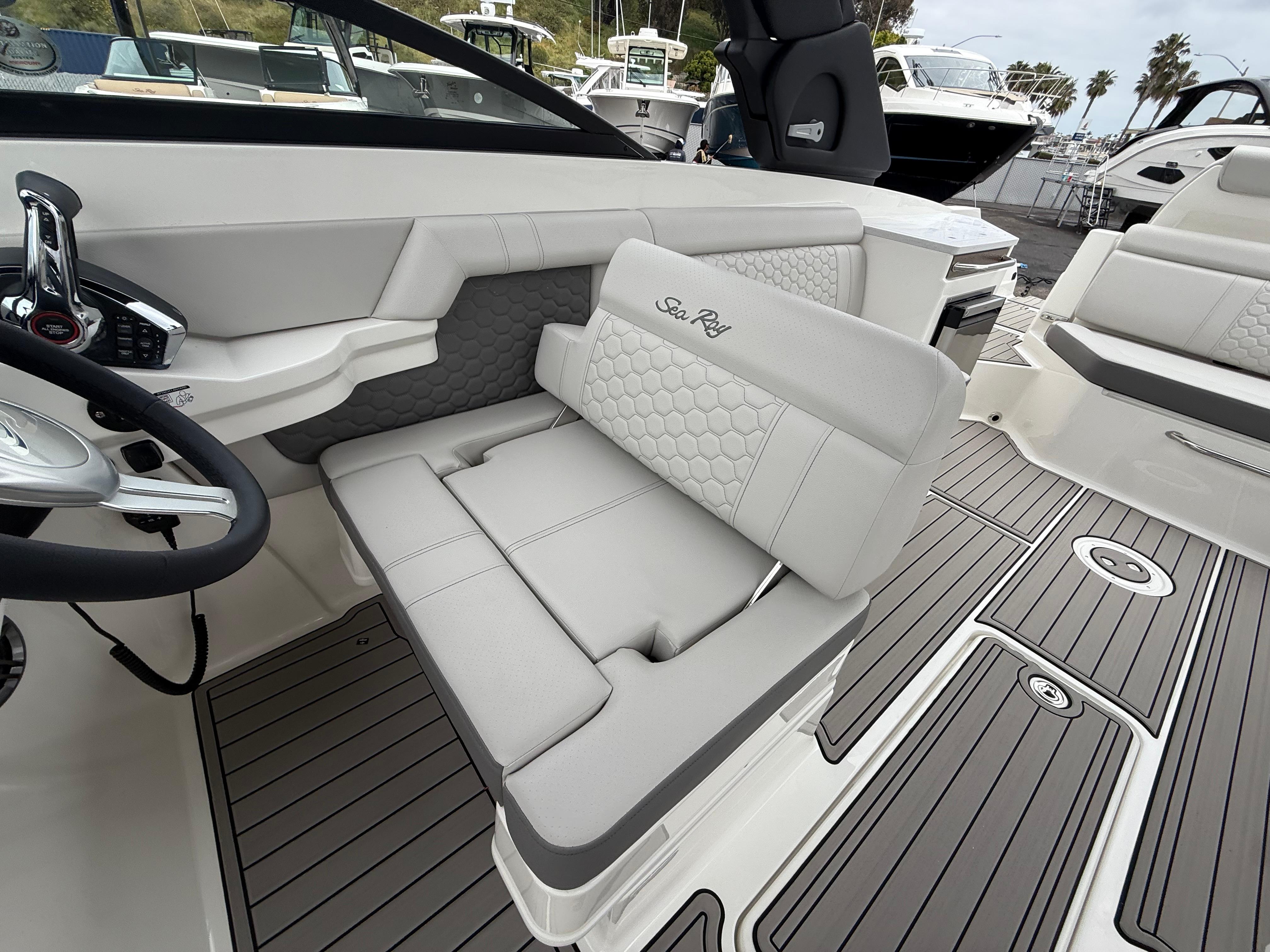 2025 Sea Ray 290 Sundeck Outboard #S1801B inventory image at Sun Country Marine Group, Newport Beach 2025 Sea Ray 290 Sundeck Outboard #S1801B inventory image at Sun Country Marine Group, Newport Beach