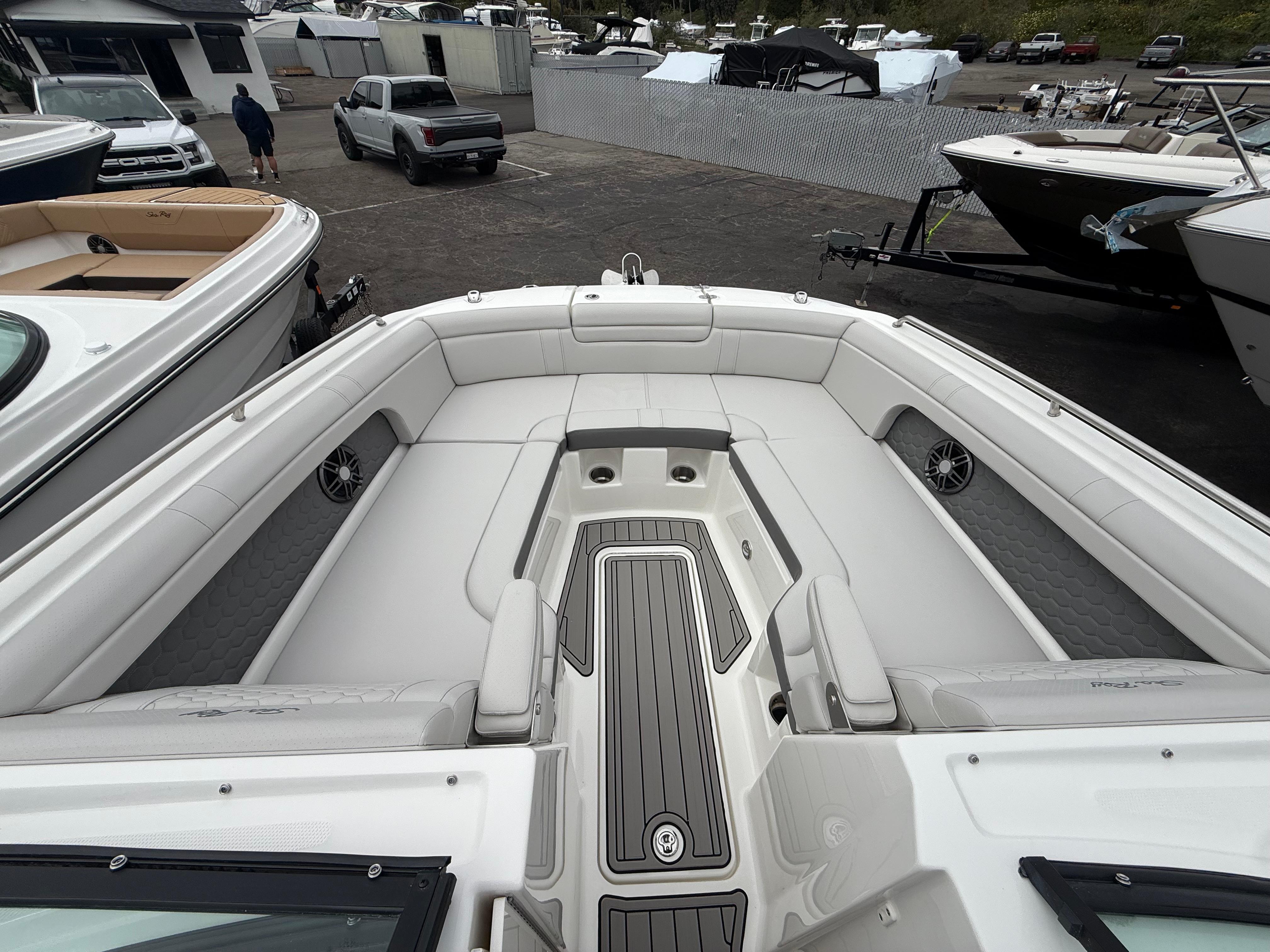 2025 Sea Ray 290 Sundeck Outboard #S1801B inventory image at Sun Country Marine Group, Newport Beach 2025 Sea Ray 290 Sundeck Outboard #S1801B inventory image at Sun Country Marine Group, Newport Beach