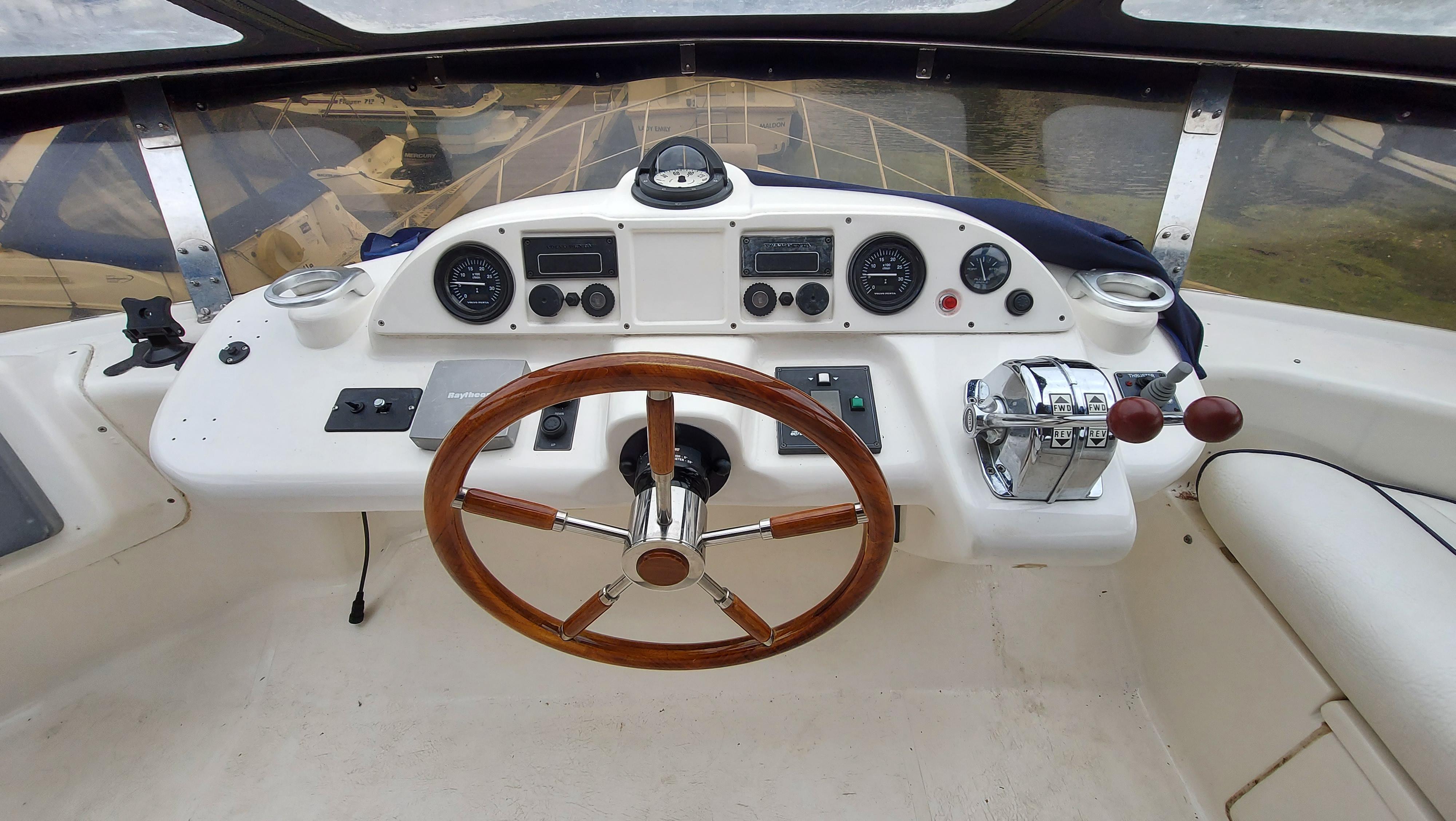 1999 Sealine F43