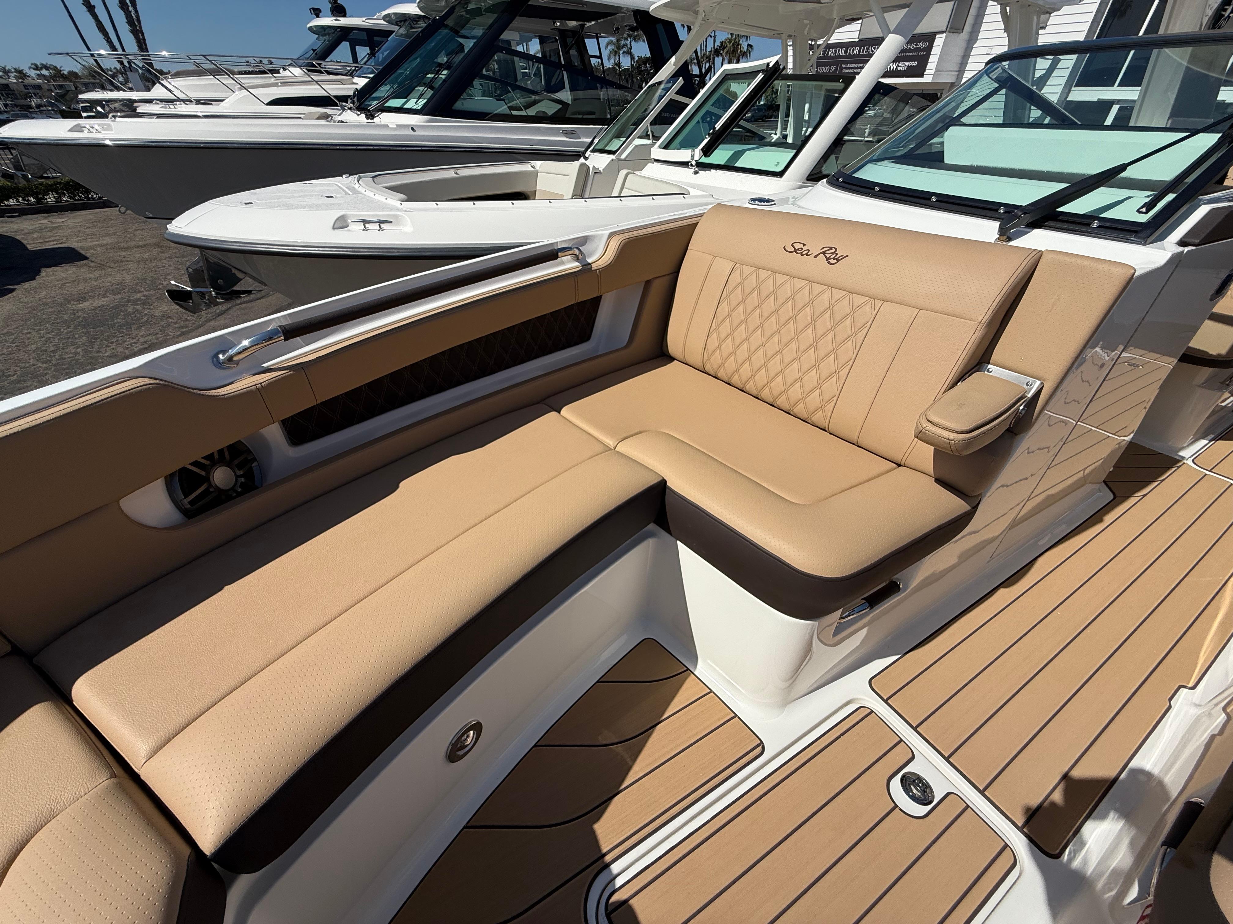 2025 Sea Ray SLX 310 Outboard #S1677A inventory image at Sun Country Marine Group, Newport Beach 2025 Sea Ray SLX 310 Outboard #S1677A inventory image at Sun Country Marine Group, Newport Beach