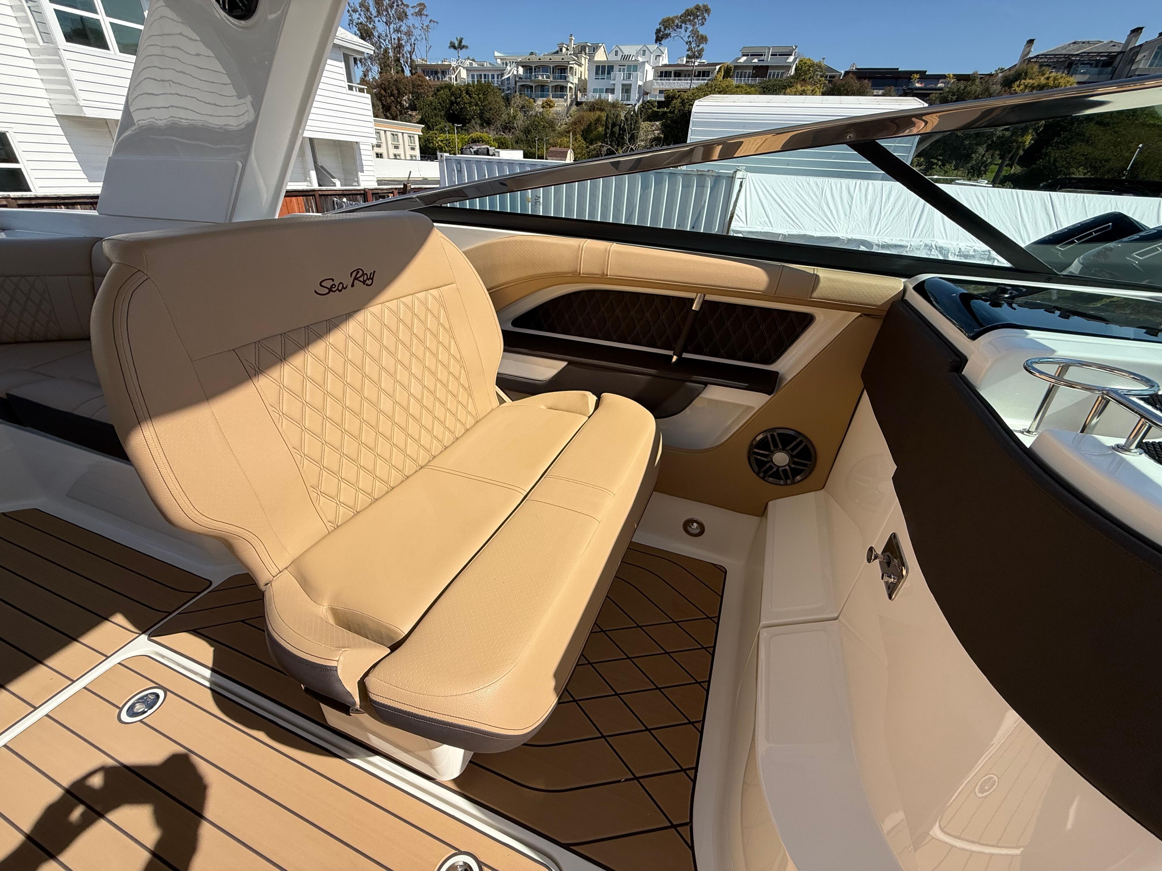 2025 Sea Ray SLX 310 Outboard #S1677A inventory image at Sun Country Marine Group, Newport Beach 2025 Sea Ray SLX 310 Outboard #S1677A inventory image at Sun Country Marine Group, Newport Beach