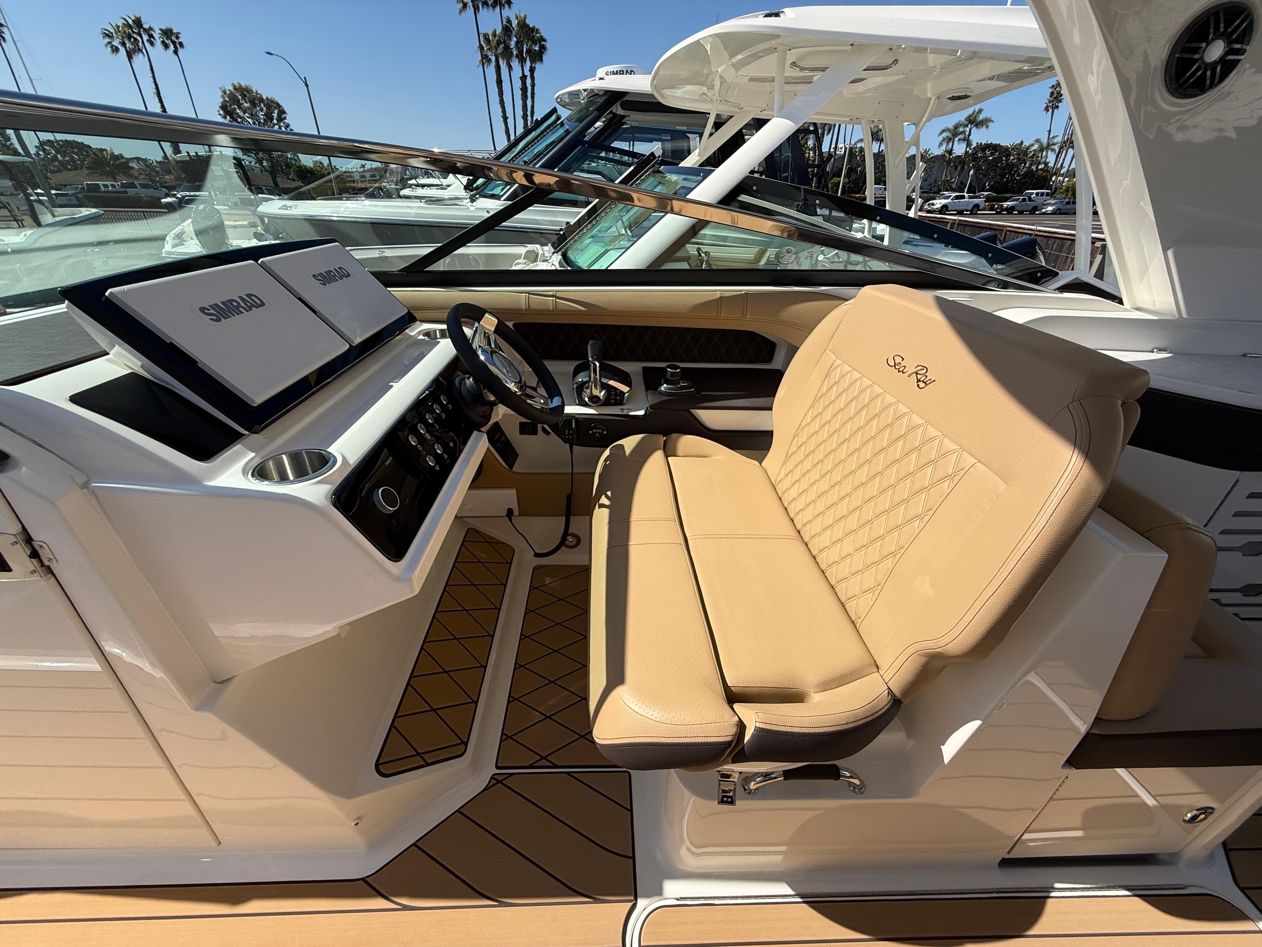 2025 Sea Ray SLX 310 Outboard #S1677A inventory image at Sun Country Marine Group, Newport Beach 2025 Sea Ray SLX 310 Outboard #S1677A inventory image at Sun Country Marine Group, Newport Beach