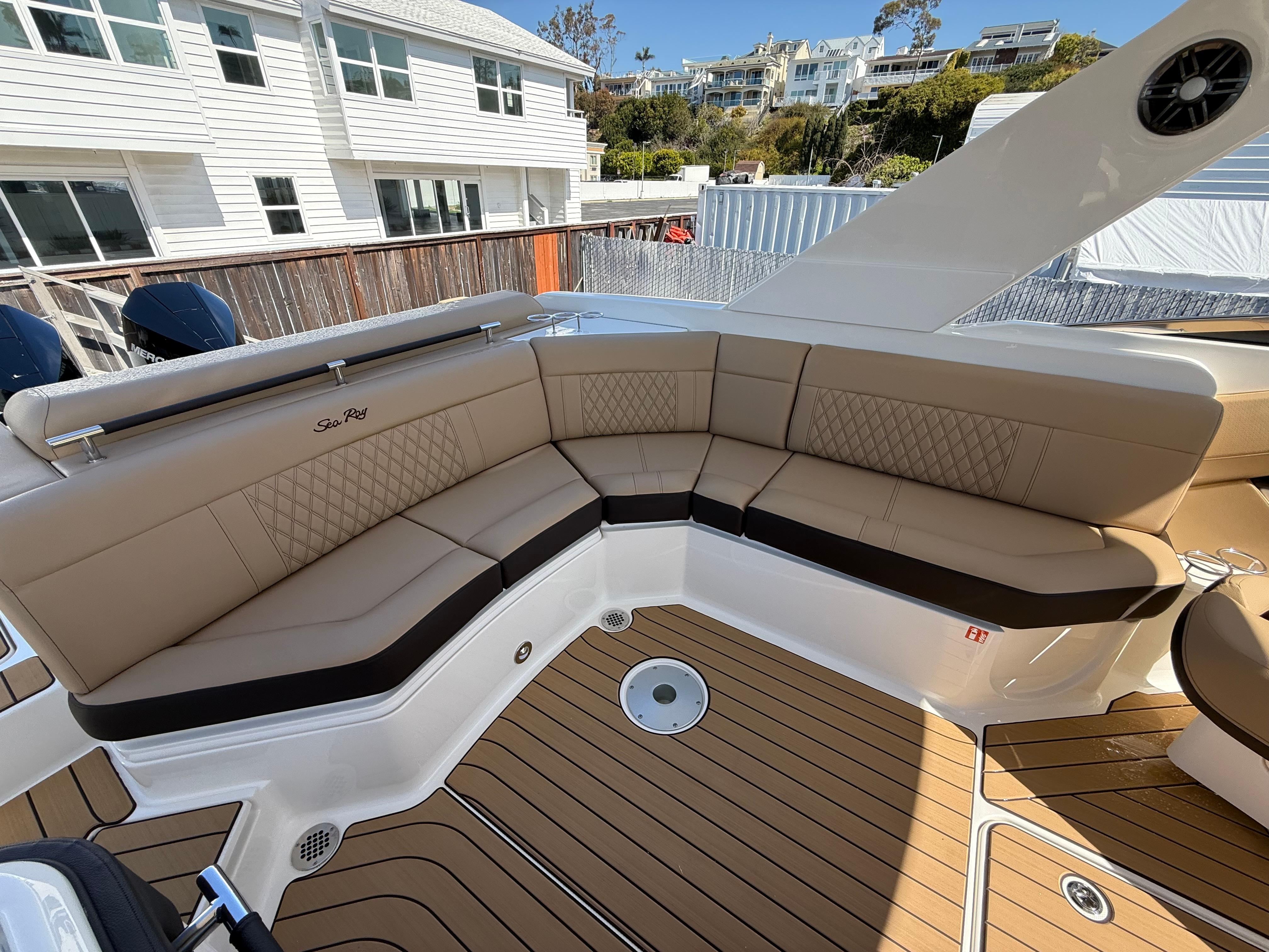 2025 Sea Ray SLX 310 Outboard #S1677A inventory image at Sun Country Marine Group, Newport Beach 2025 Sea Ray SLX 310 Outboard #S1677A inventory image at Sun Country Marine Group, Newport Beach
