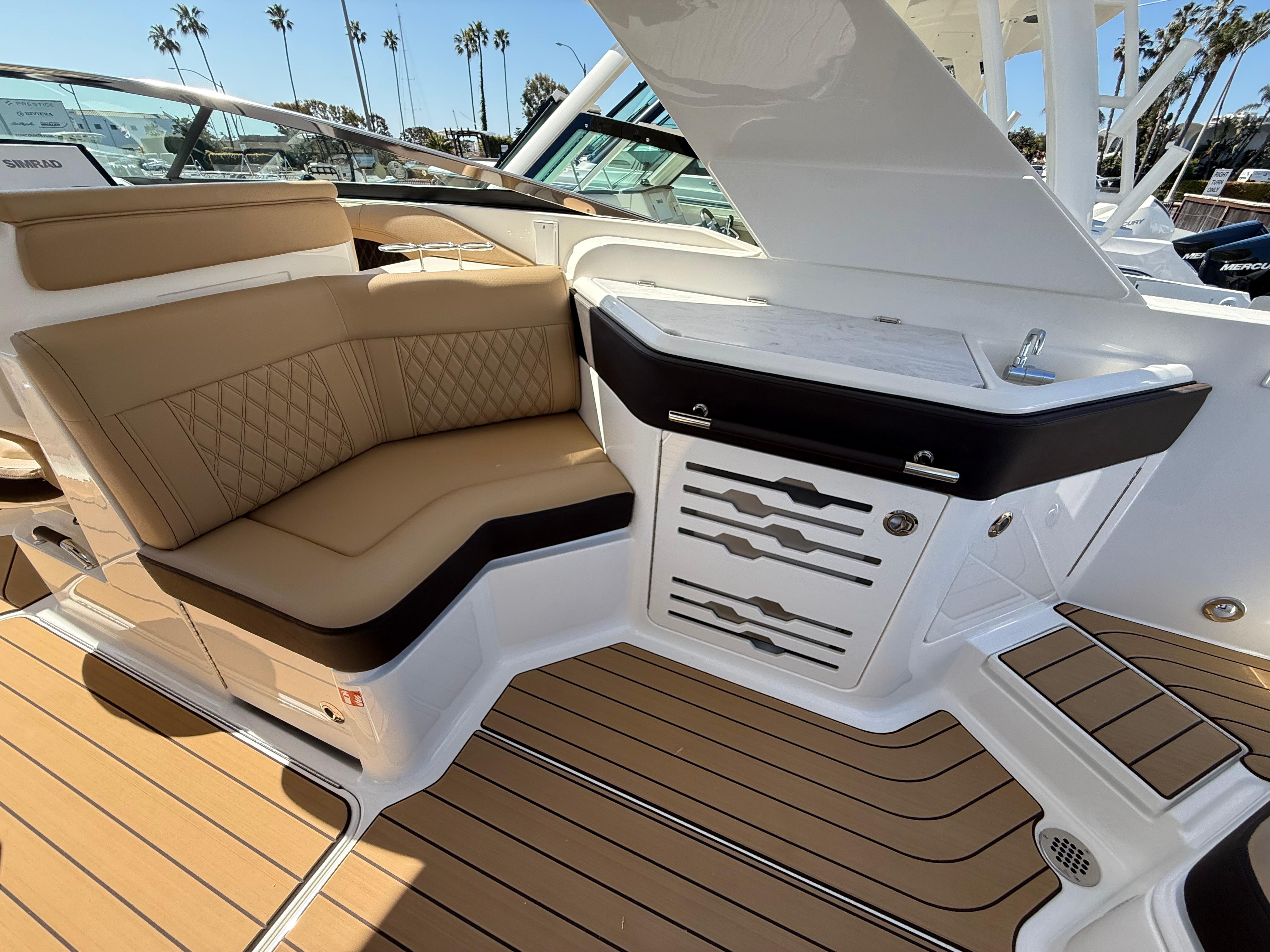 2025 Sea Ray SLX 310 Outboard #S1677A inventory image at Sun Country Marine Group, Newport Beach 2025 Sea Ray SLX 310 Outboard #S1677A inventory image at Sun Country Marine Group, Newport Beach