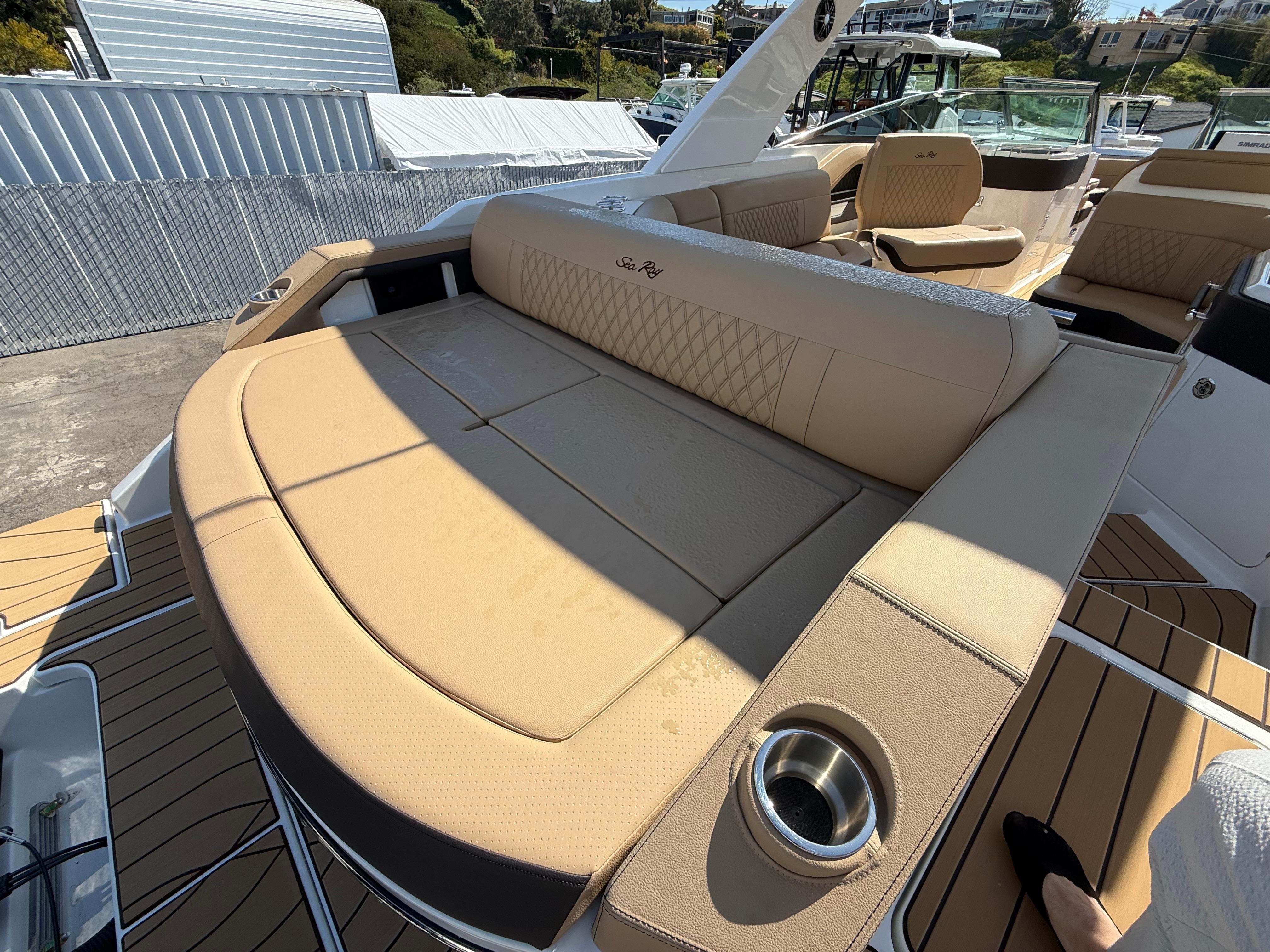 2025 Sea Ray SLX 310 Outboard #S1677A inventory image at Sun Country Marine Group, Newport Beach 2025 Sea Ray SLX 310 Outboard #S1677A inventory image at Sun Country Marine Group, Newport Beach