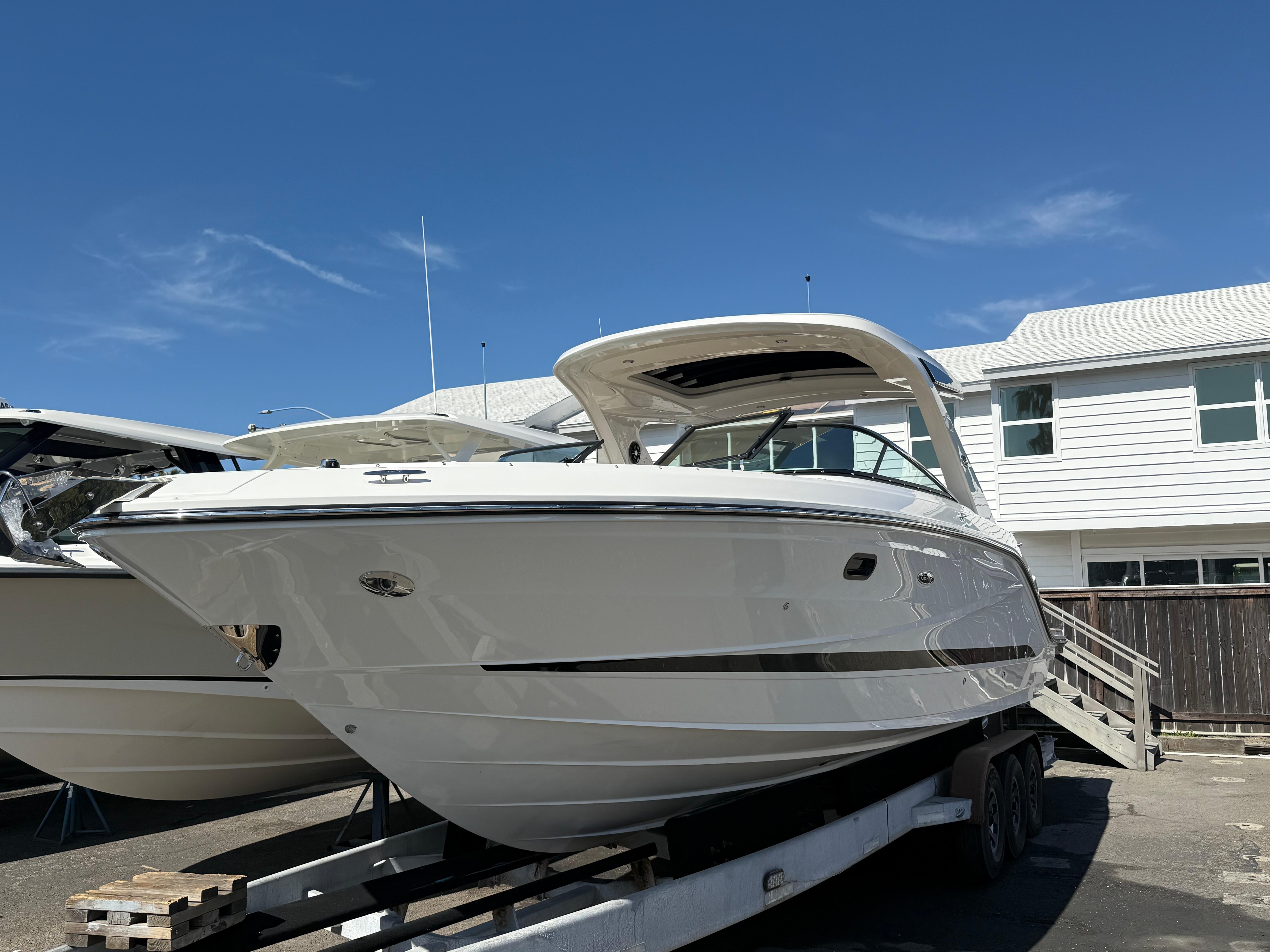2025 Sea Ray SLX 310 Outboard #S1677A inventory image at Sun Country Marine Group, Newport Beach 2025 Sea Ray SLX 310 Outboard #S1677A inventory image at Sun Country Marine Group, Newport Beach