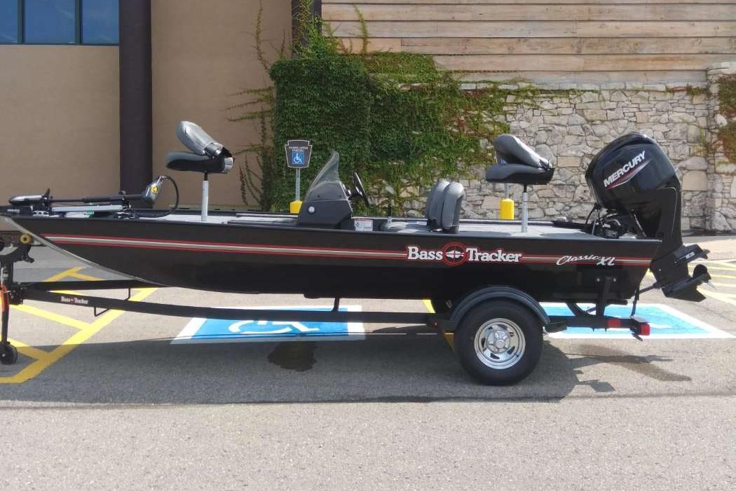 New 2024 Tracker Bass Tracker Classic XL in Niagara On The Lake, ON