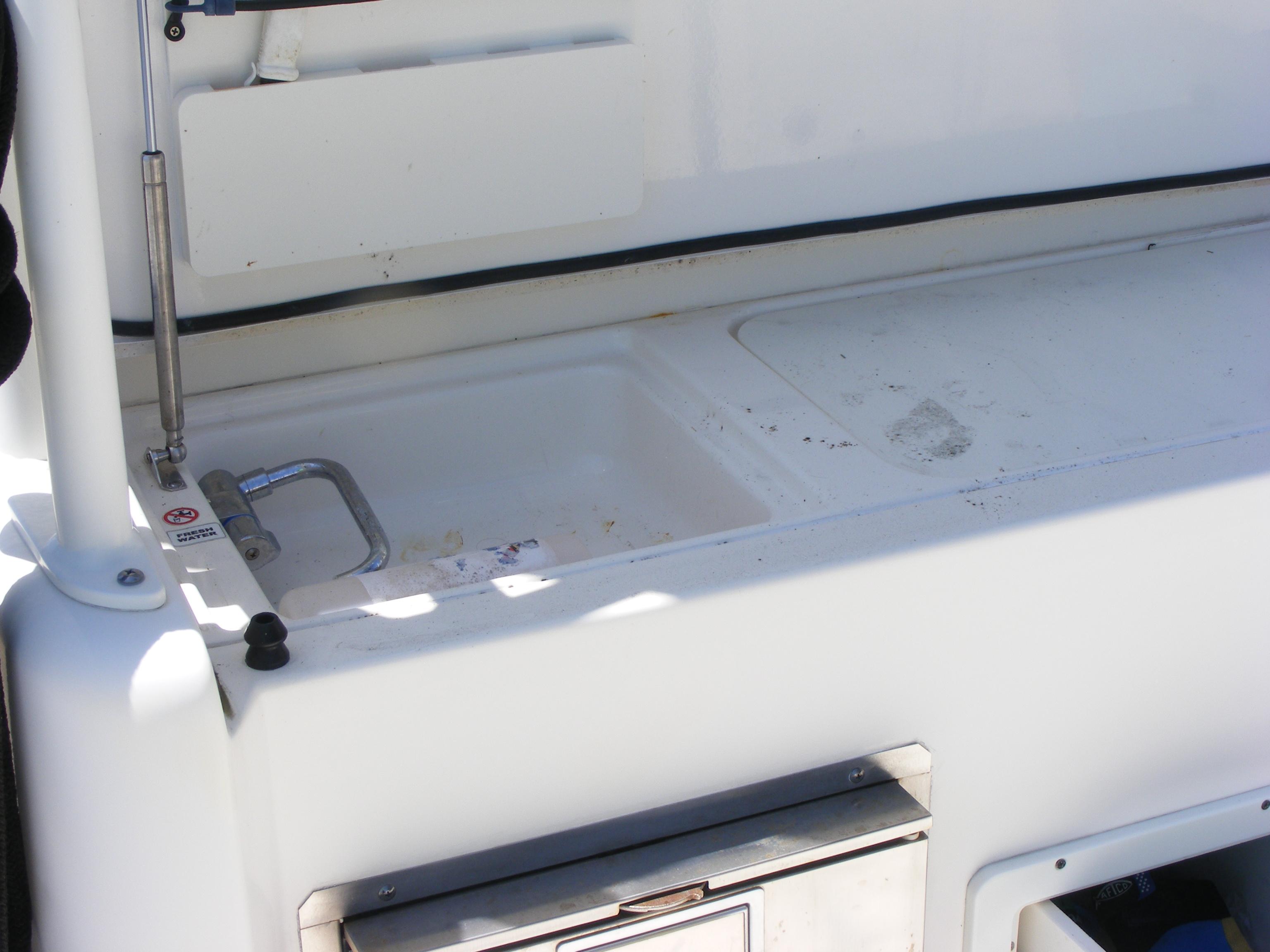 2020-cobia-350-center-console-power-9756657-20250529084702918-1_XLARGE