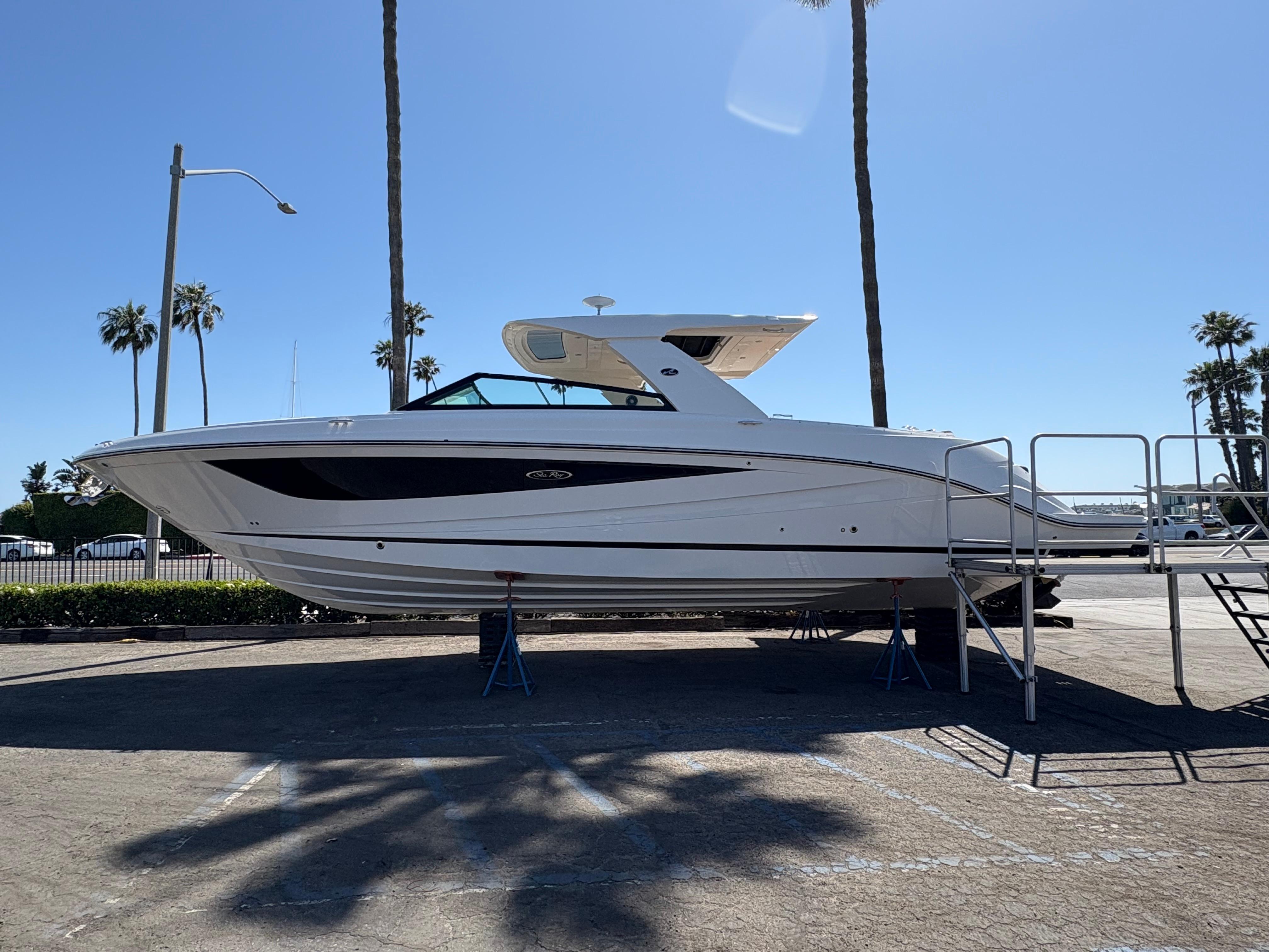 2025 Sea Ray SLX 400 #S1417L primary image