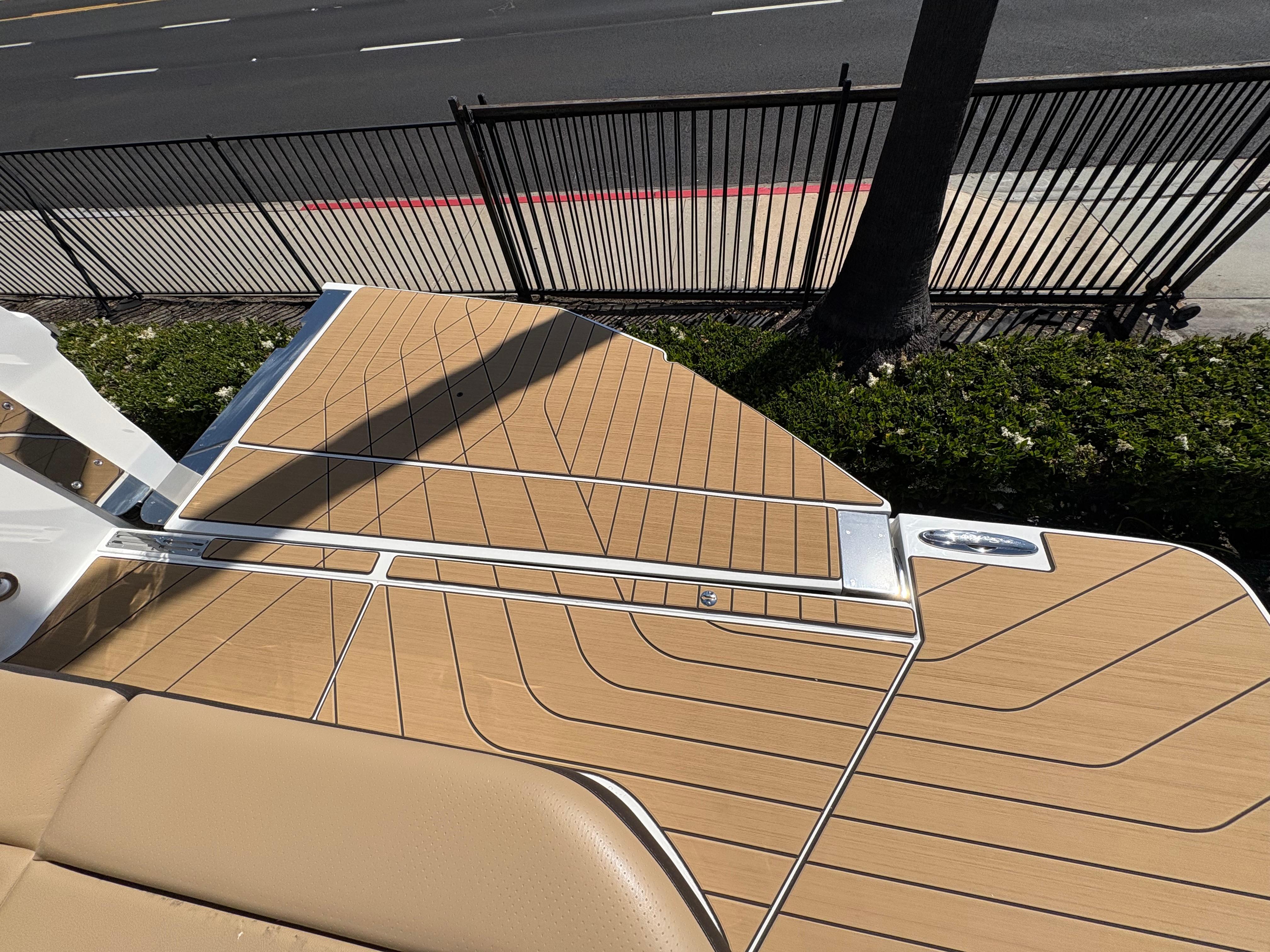 2025 Sea Ray SLX 400 #S1417L inventory image at Sun Country Marine Group, Newport Beach 2025 Sea Ray SLX 400 #S1417L inventory image at Sun Country Marine Group, Newport Beach