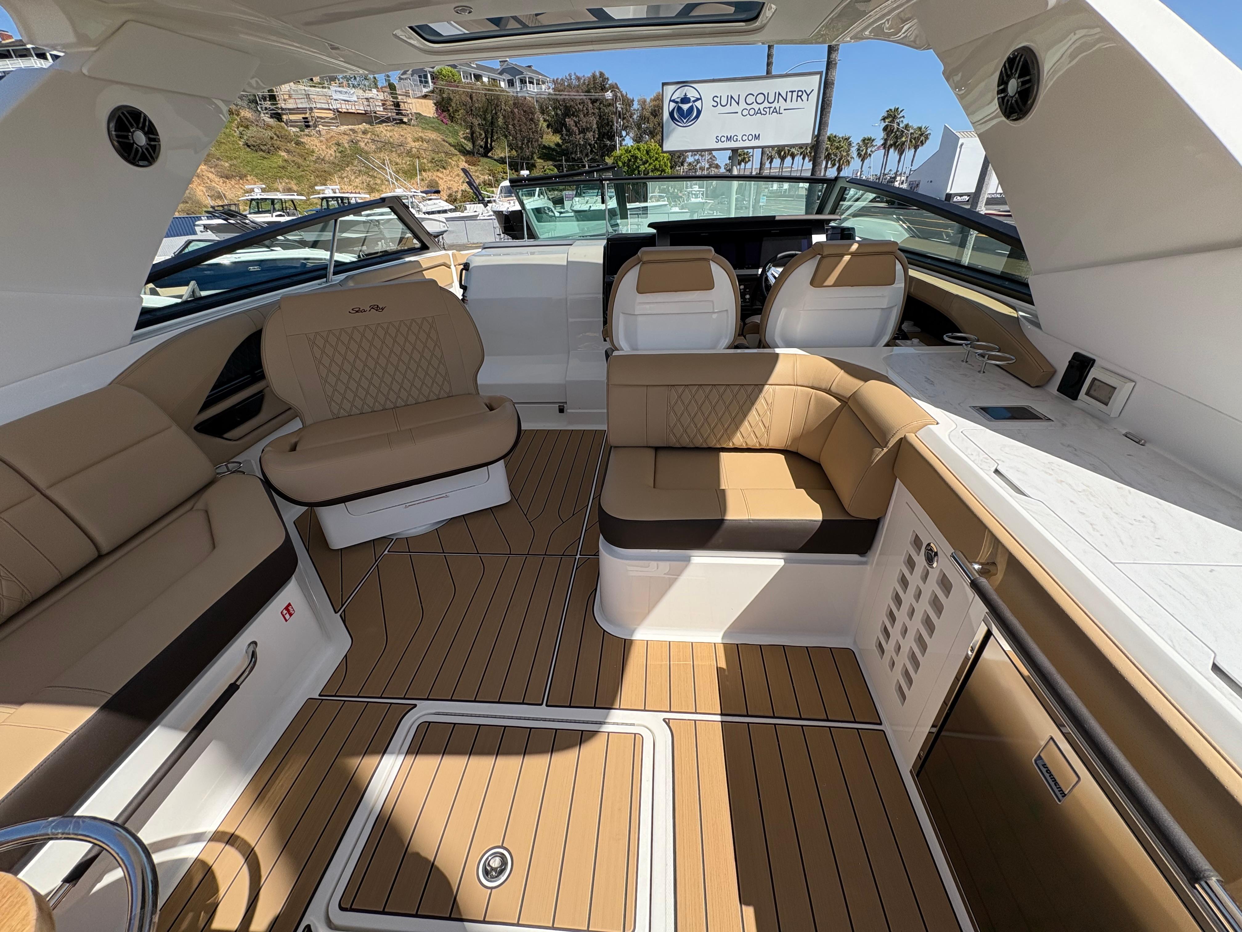 2025 Sea Ray SLX 400 #S1417L inventory image at Sun Country Marine Group, Newport Beach 2025 Sea Ray SLX 400 #S1417L inventory image at Sun Country Marine Group, Newport Beach