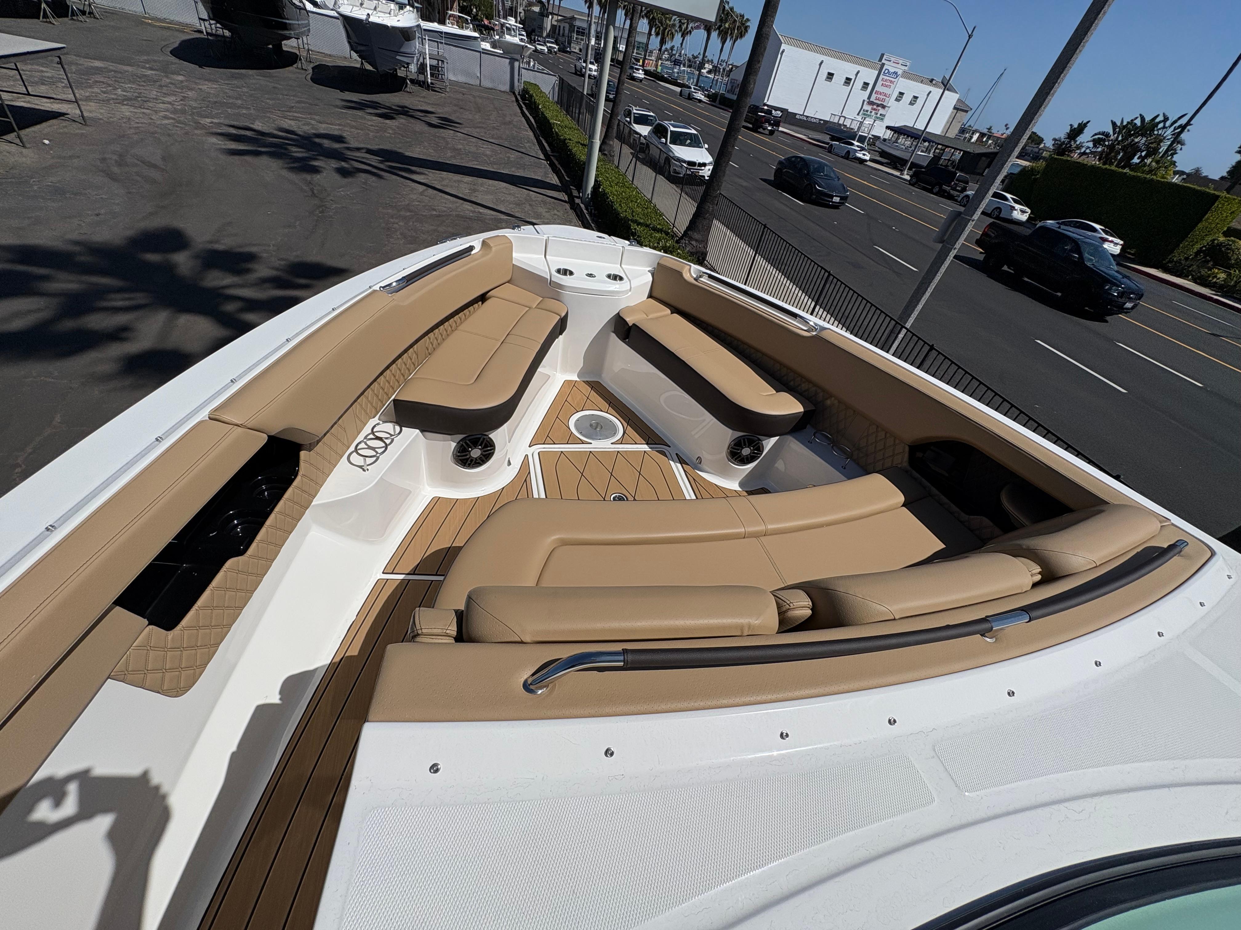 2025 Sea Ray SLX 400 #S1417L inventory image at Sun Country Marine Group, Newport Beach 2025 Sea Ray SLX 400 #S1417L inventory image at Sun Country Marine Group, Newport Beach