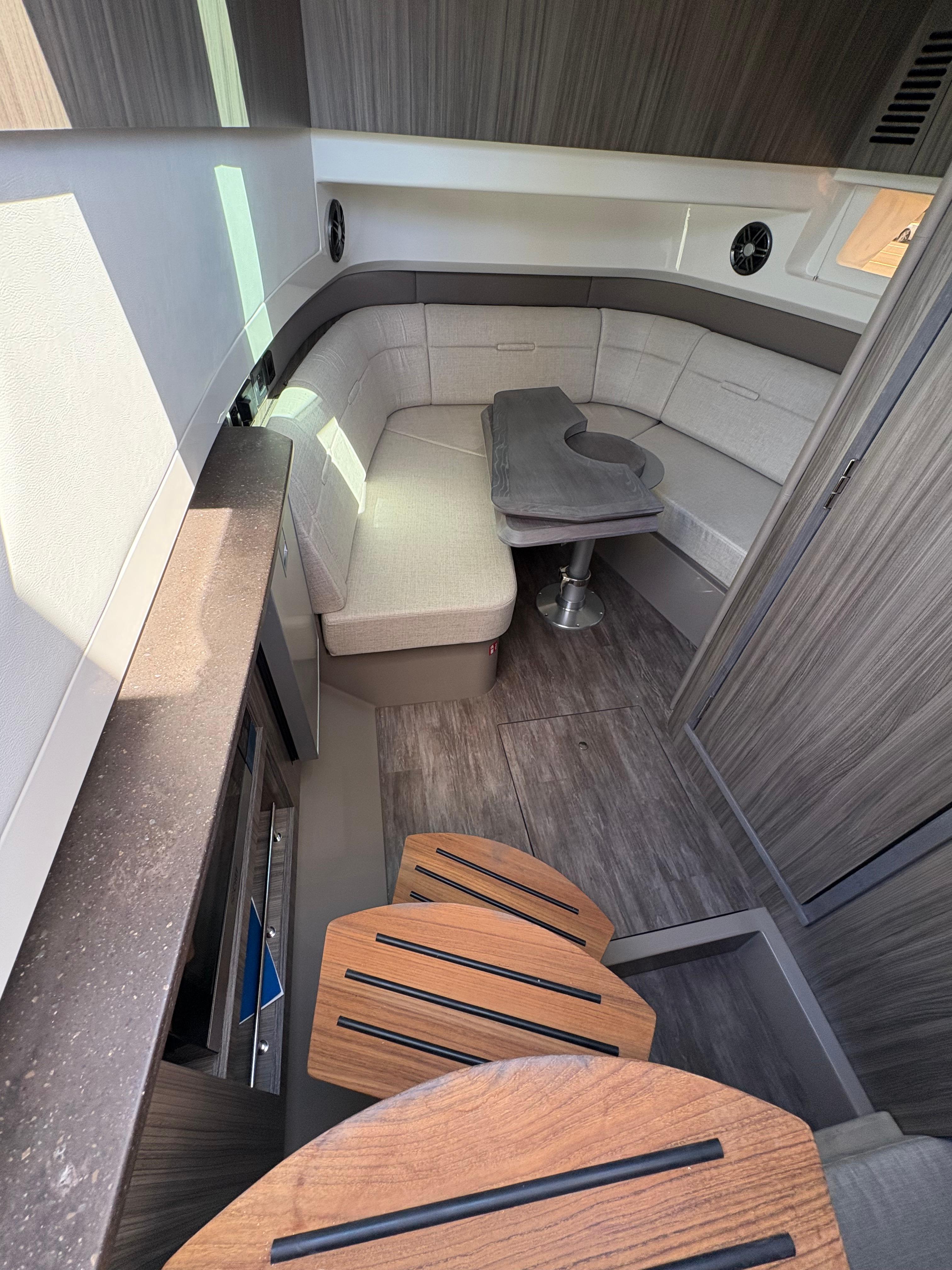 2025 Sea Ray SLX 400 #S1417L inventory image at Sun Country Marine Group, Newport Beach 2025 Sea Ray SLX 400 #S1417L inventory image at Sun Country Marine Group, Newport Beach