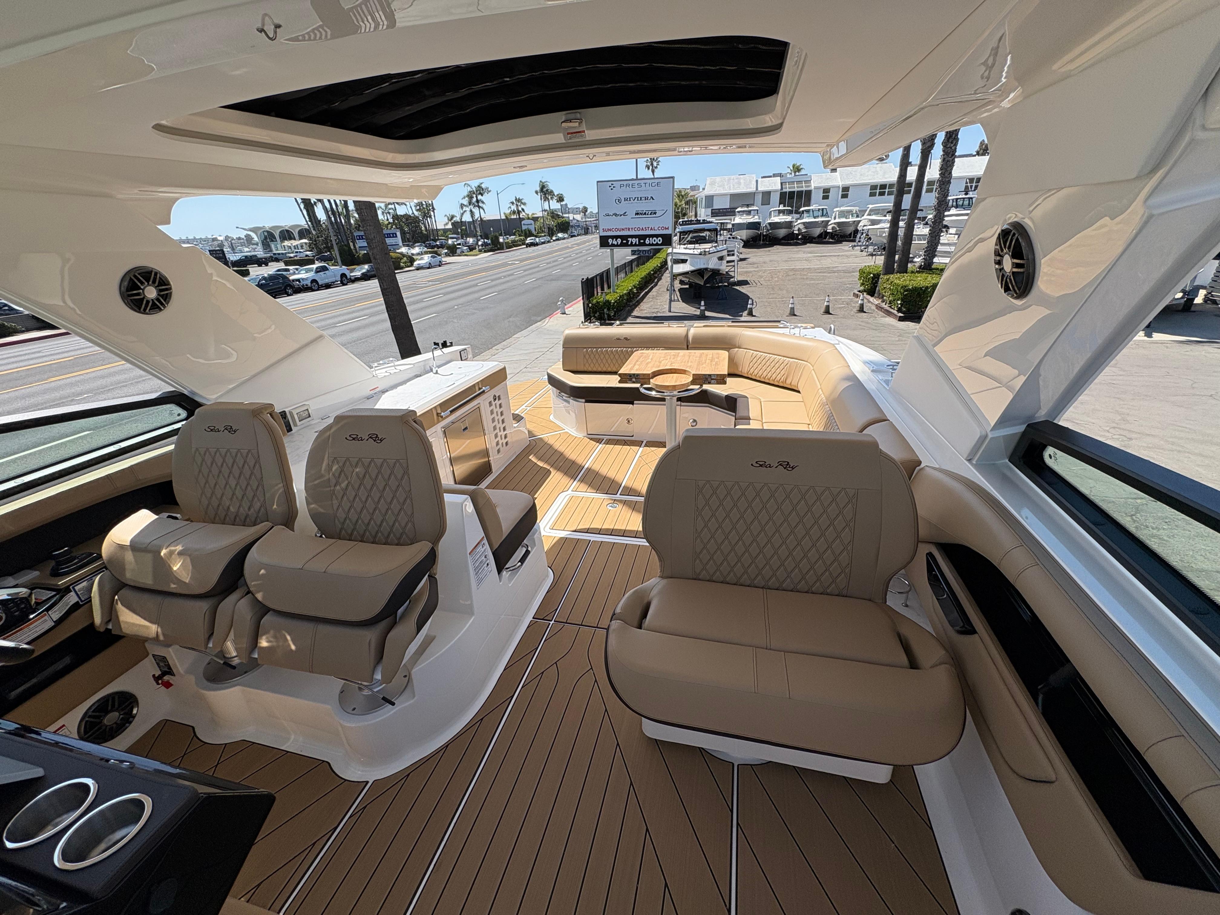 2025 Sea Ray SLX 400 #S1417L inventory image at Sun Country Marine Group, Newport Beach 2025 Sea Ray SLX 400 #S1417L inventory image at Sun Country Marine Group, Newport Beach