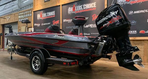 2015 Triton boat for sale, model of the boat is 18 TRX & Image # 2 of 14