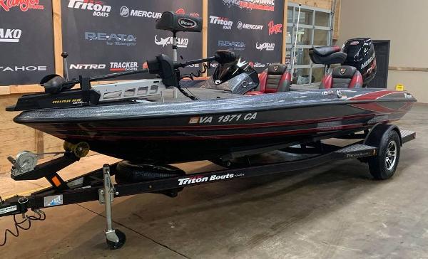 2015 Triton boat for sale, model of the boat is 18 TRX & Image # 4 of 14