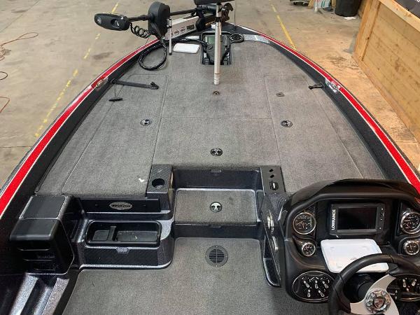 2015 Triton boat for sale, model of the boat is 18 TRX & Image # 8 of 14