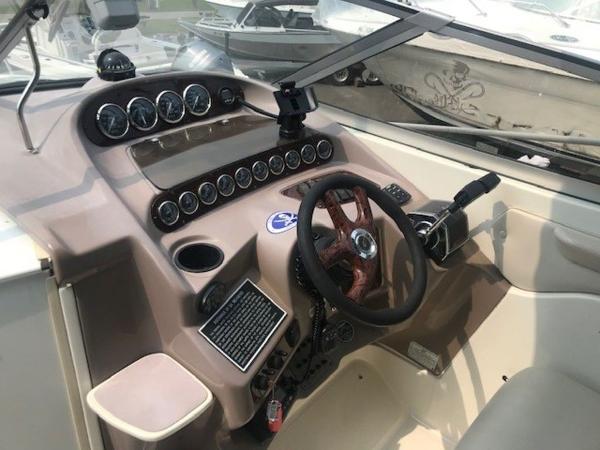 2002 Regal boat for sale, model of the boat is 2860 Commodore & Image # 2 of 16