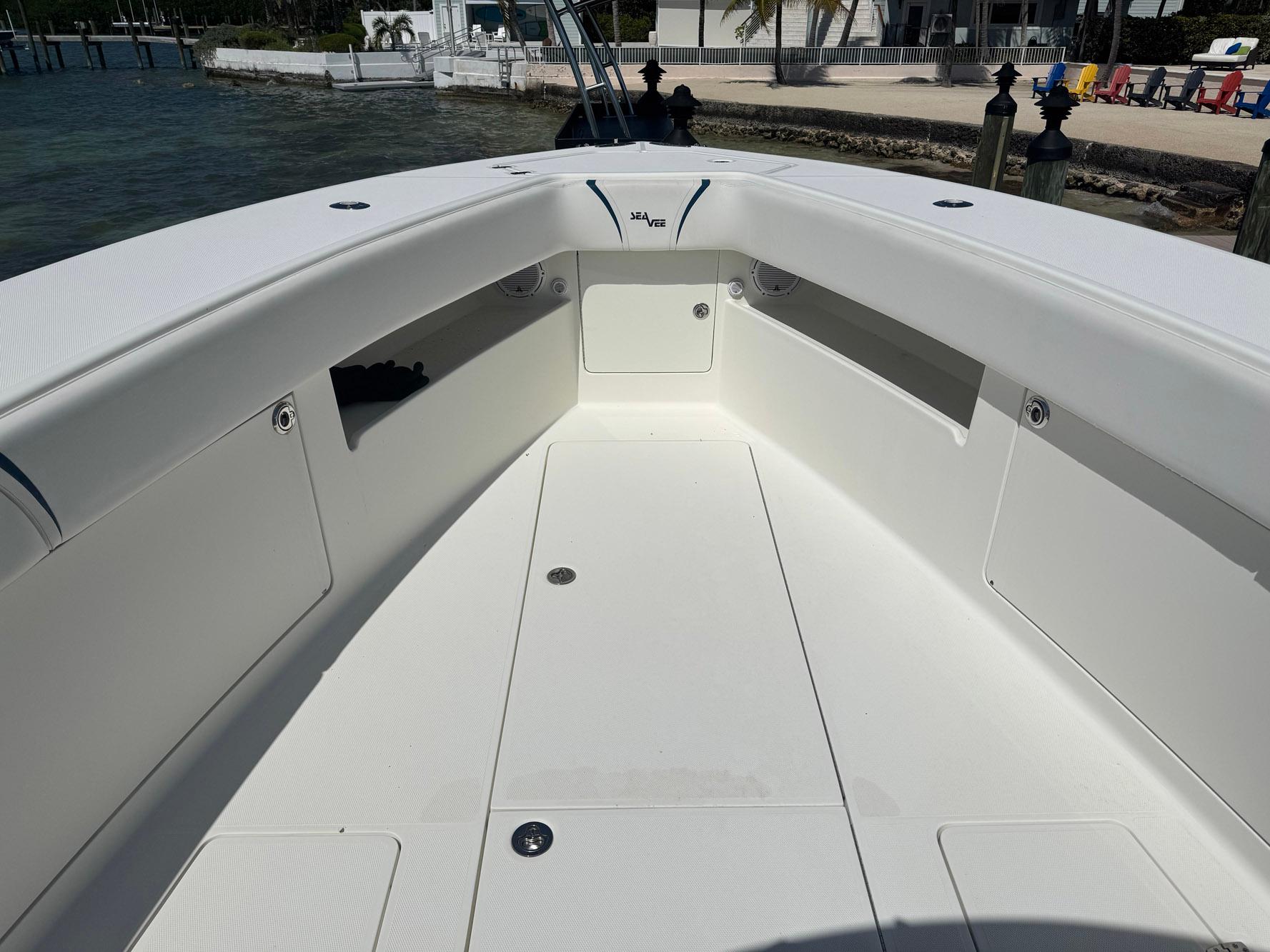 2014-seavee-390b-center-console-power-9796666-20250516110241770-1_XLARGE