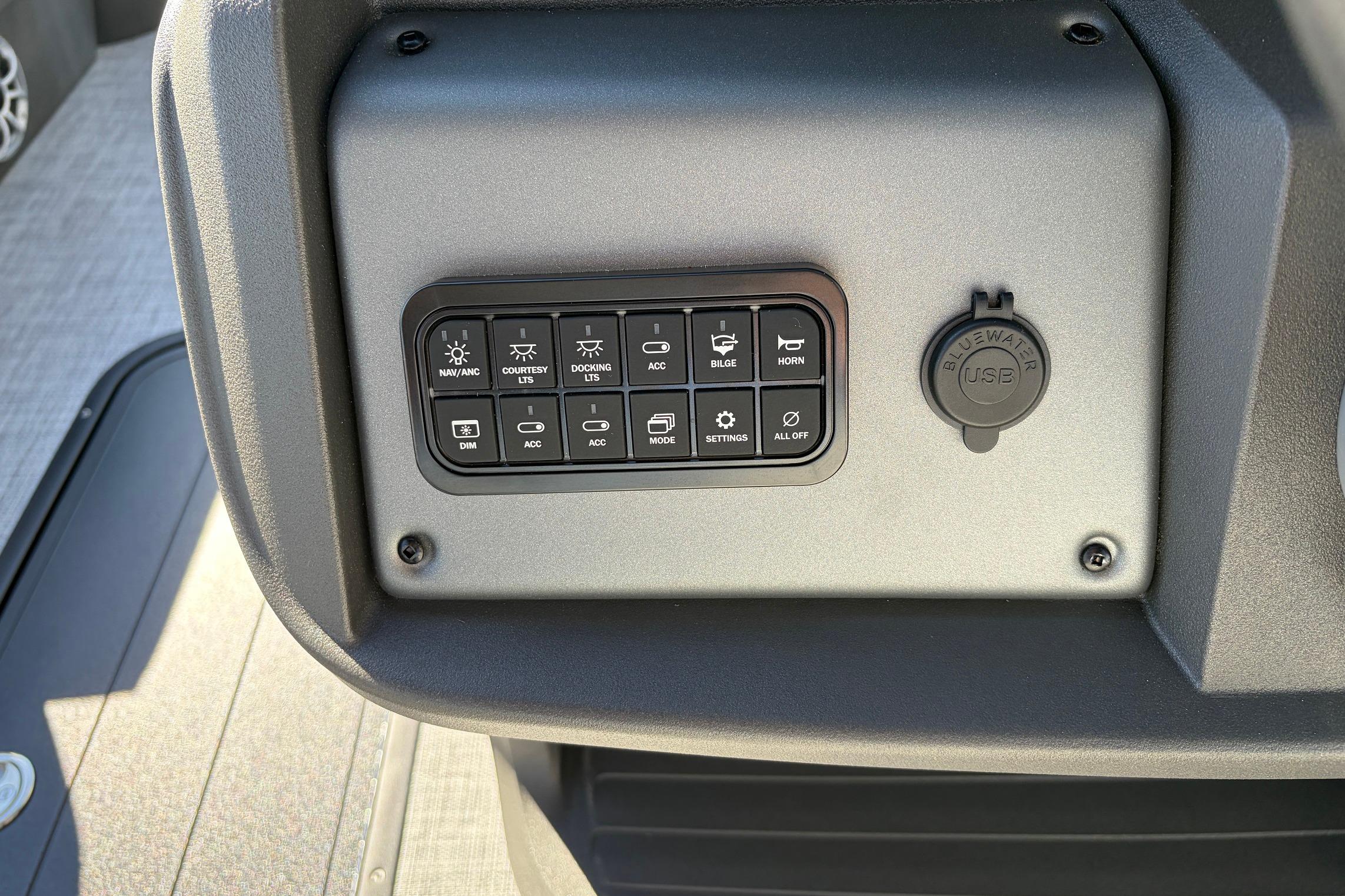 2026 Sun Tracker Party Barge 22 RF XP3