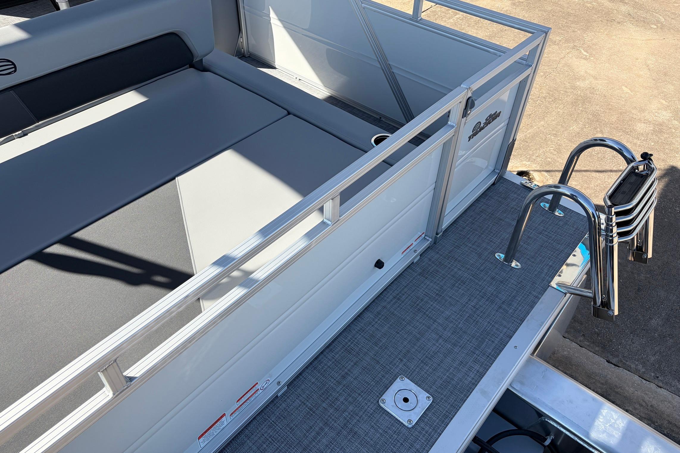 2026 Sun Tracker Party Barge 22 RF XP3