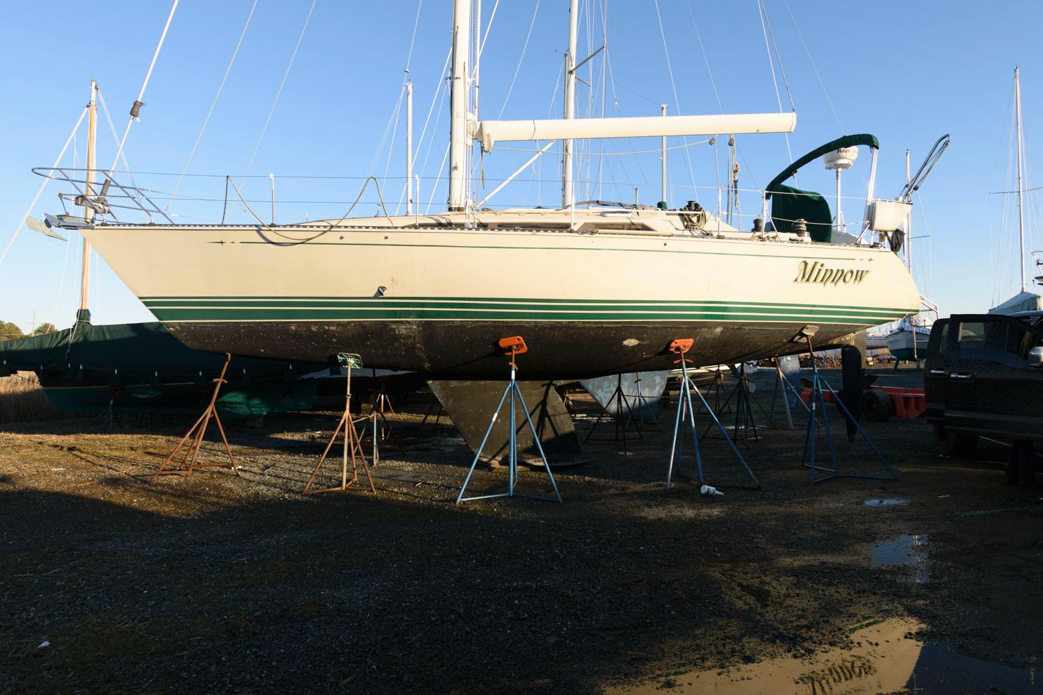M 7466 CF Knot 10 Yacht Sales
