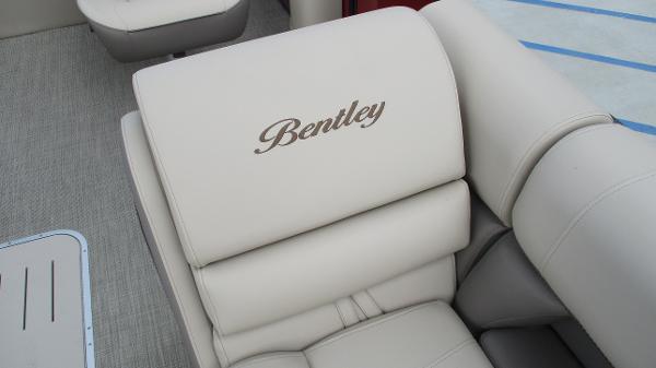2021 Bentley boat for sale, model of the boat is Elite 223 Swingback (Full Tube) & Image # 46 of 57