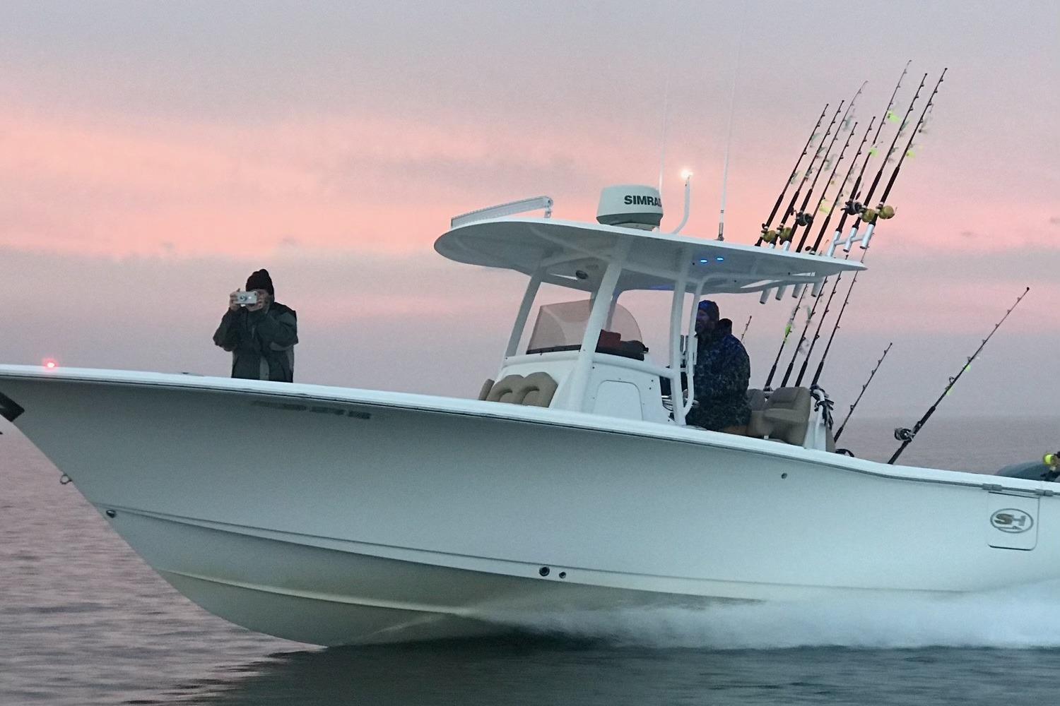 2015-sea-hunt-gamefish-30-with-coffin-box-power-9716678-20250328161853534-1_XLARGE