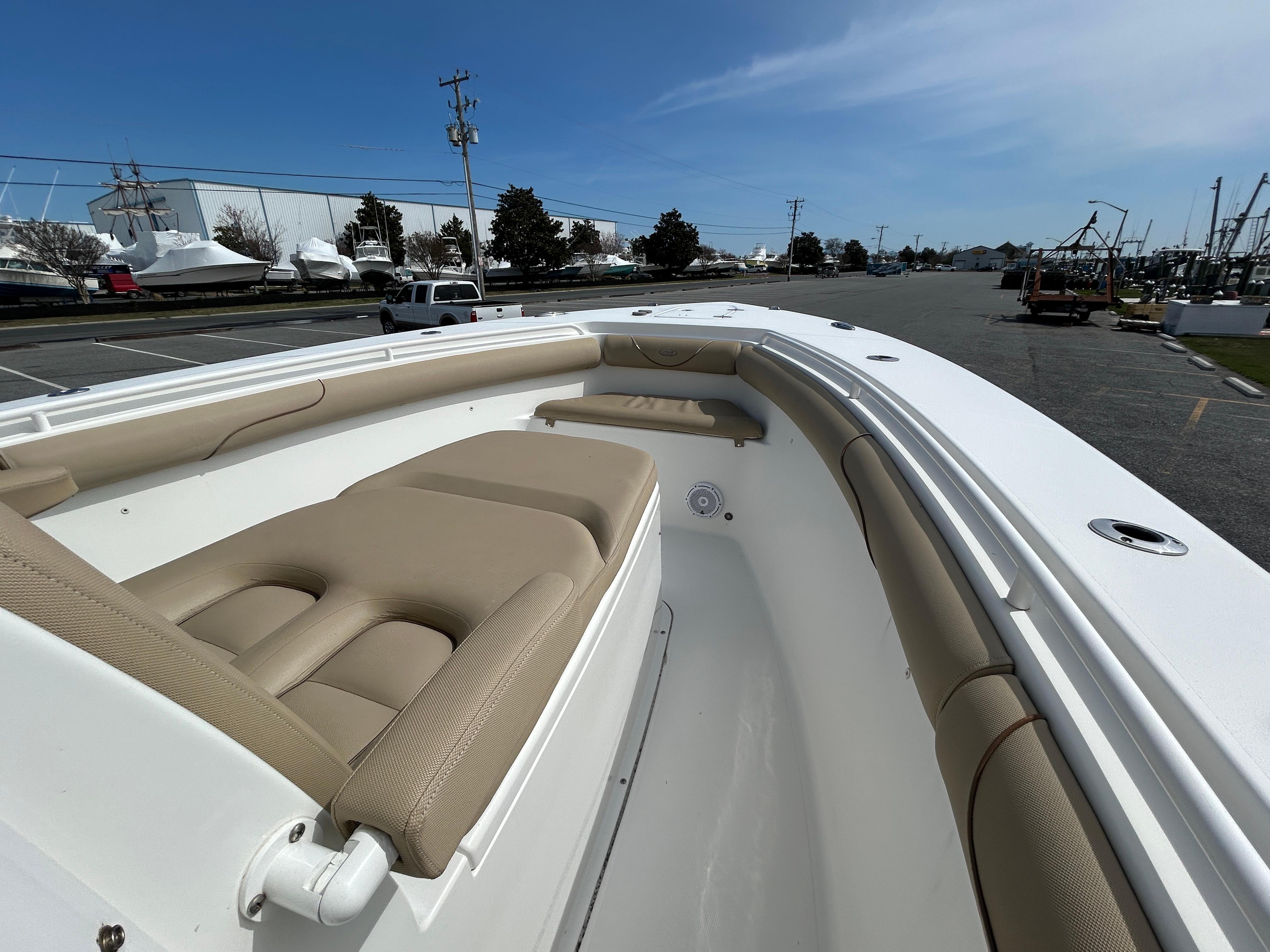 2015-sea-hunt-gamefish-30-with-coffin-box-power-9716678-20250403064311550-1_XLARGE