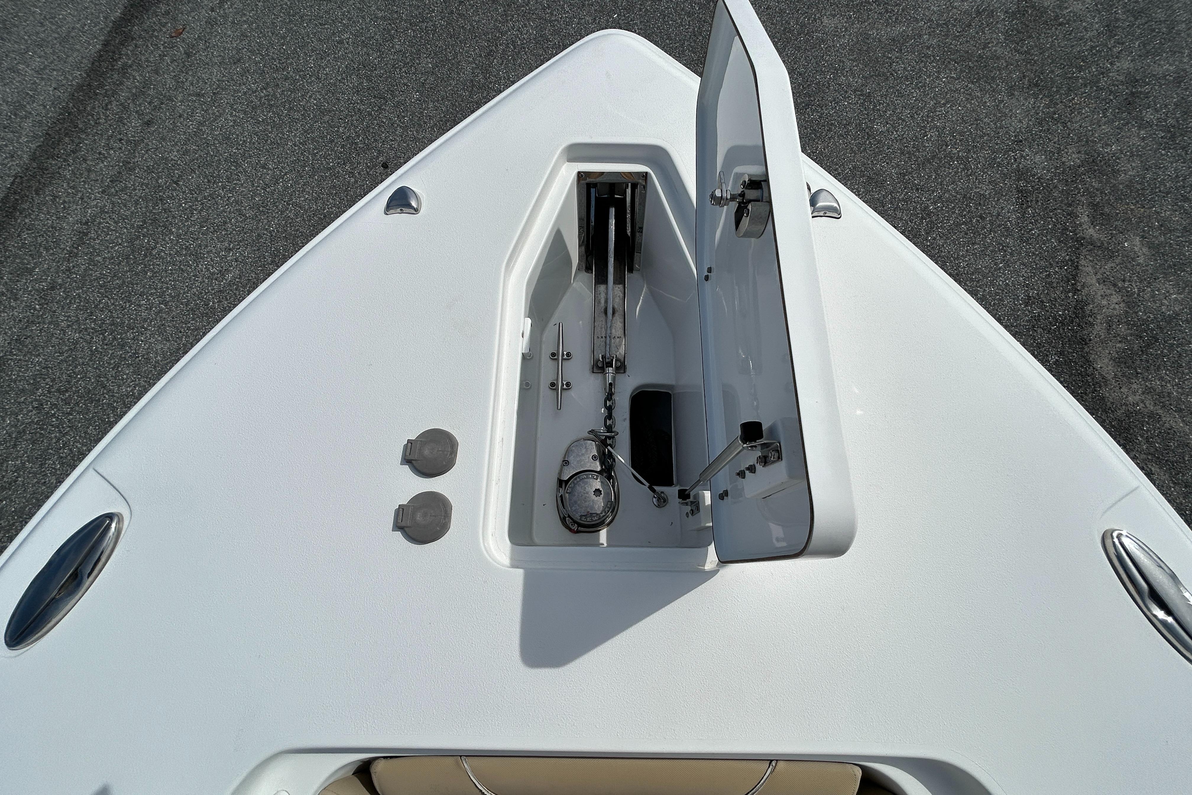 2015-sea-hunt-gamefish-30-with-coffin-box-power-9716678-20250403065129204-1_XLARGE