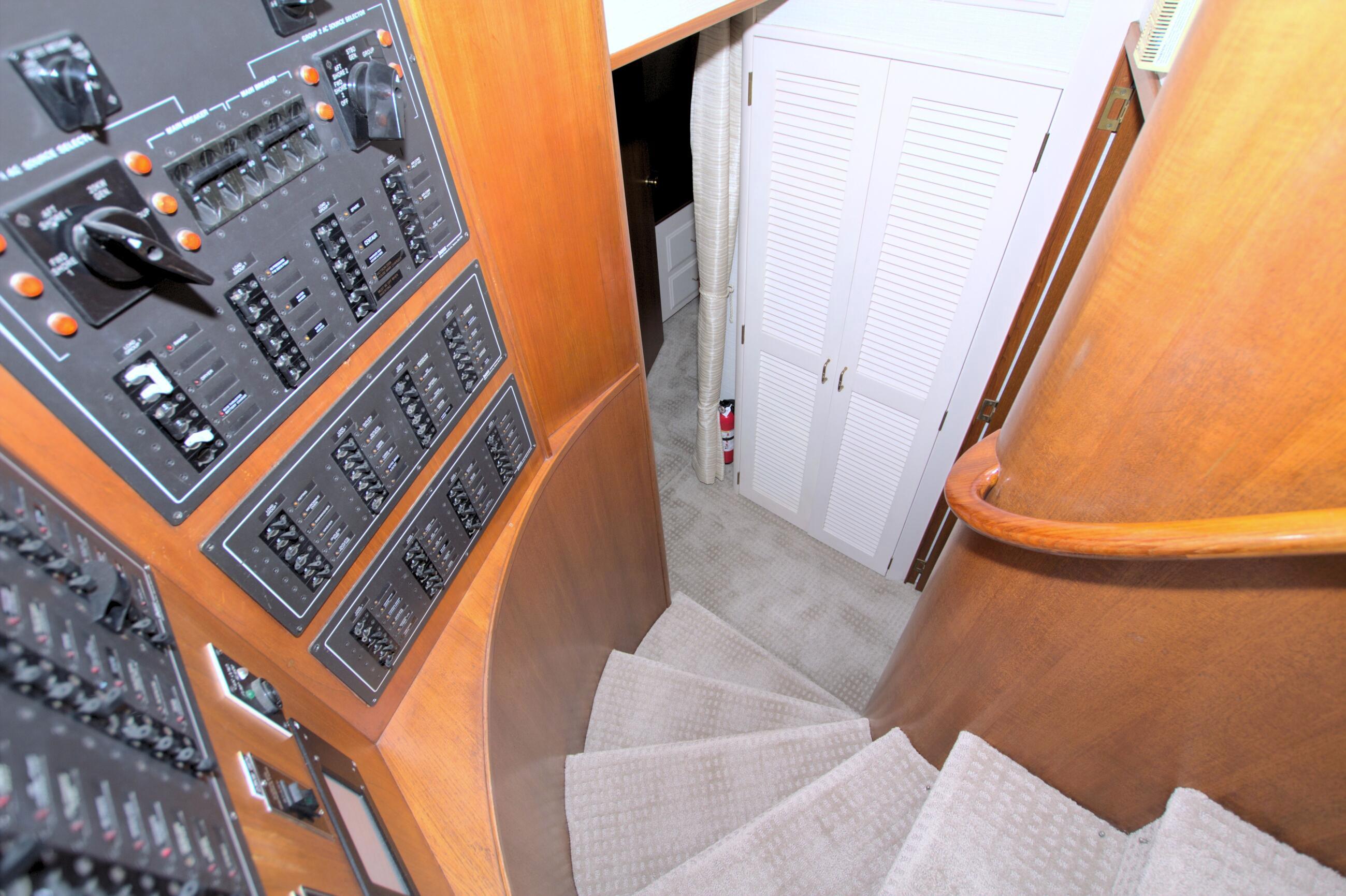 Tollycraft-61 Pilothouse Motor Yacht 1989-Brown FL-US-9206681 | Thumbnail