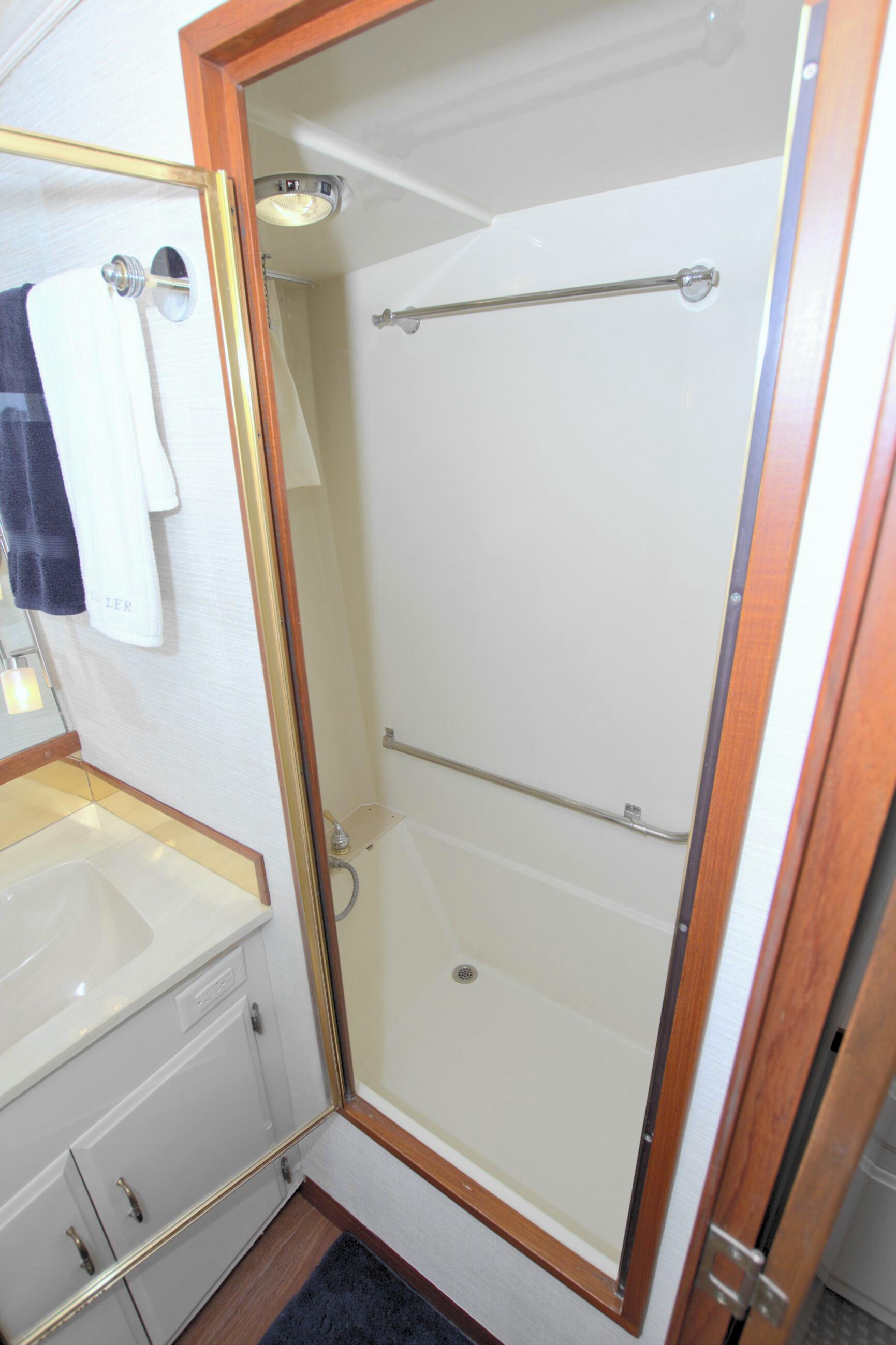 Tollycraft-61 Pilothouse Motor Yacht 1989-Brown FL-US-9206681 | Thumbnail
