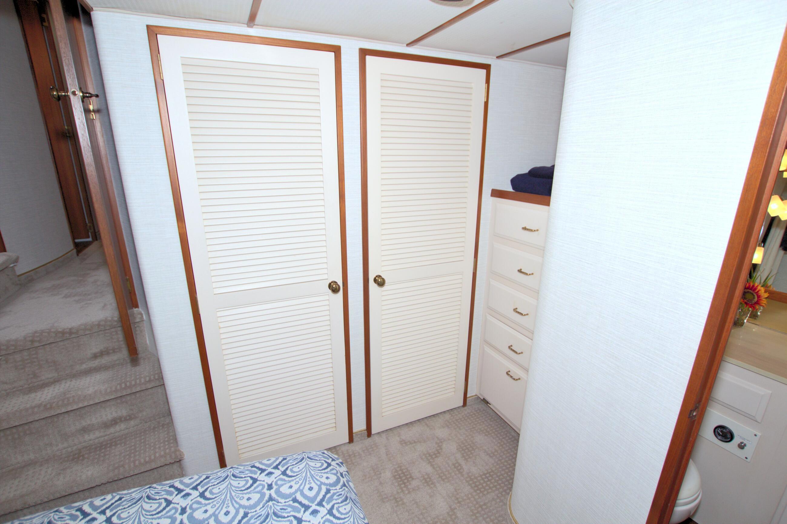 Tollycraft-61 Pilothouse Motor Yacht 1989-Brown FL-US-9206681 | Thumbnail