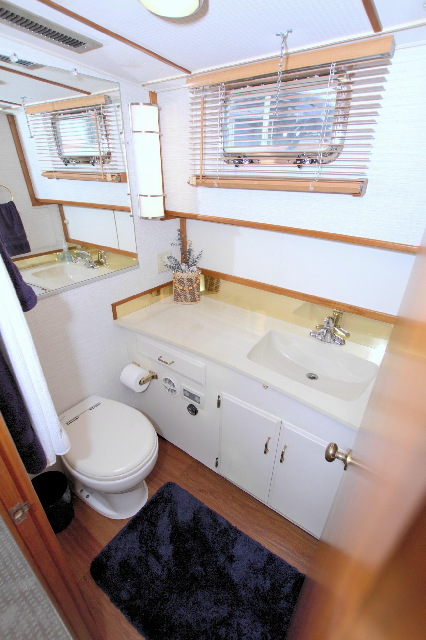 Tollycraft-61 Pilothouse Motor Yacht 1989-Brown FL-US-9206681 | Thumbnail